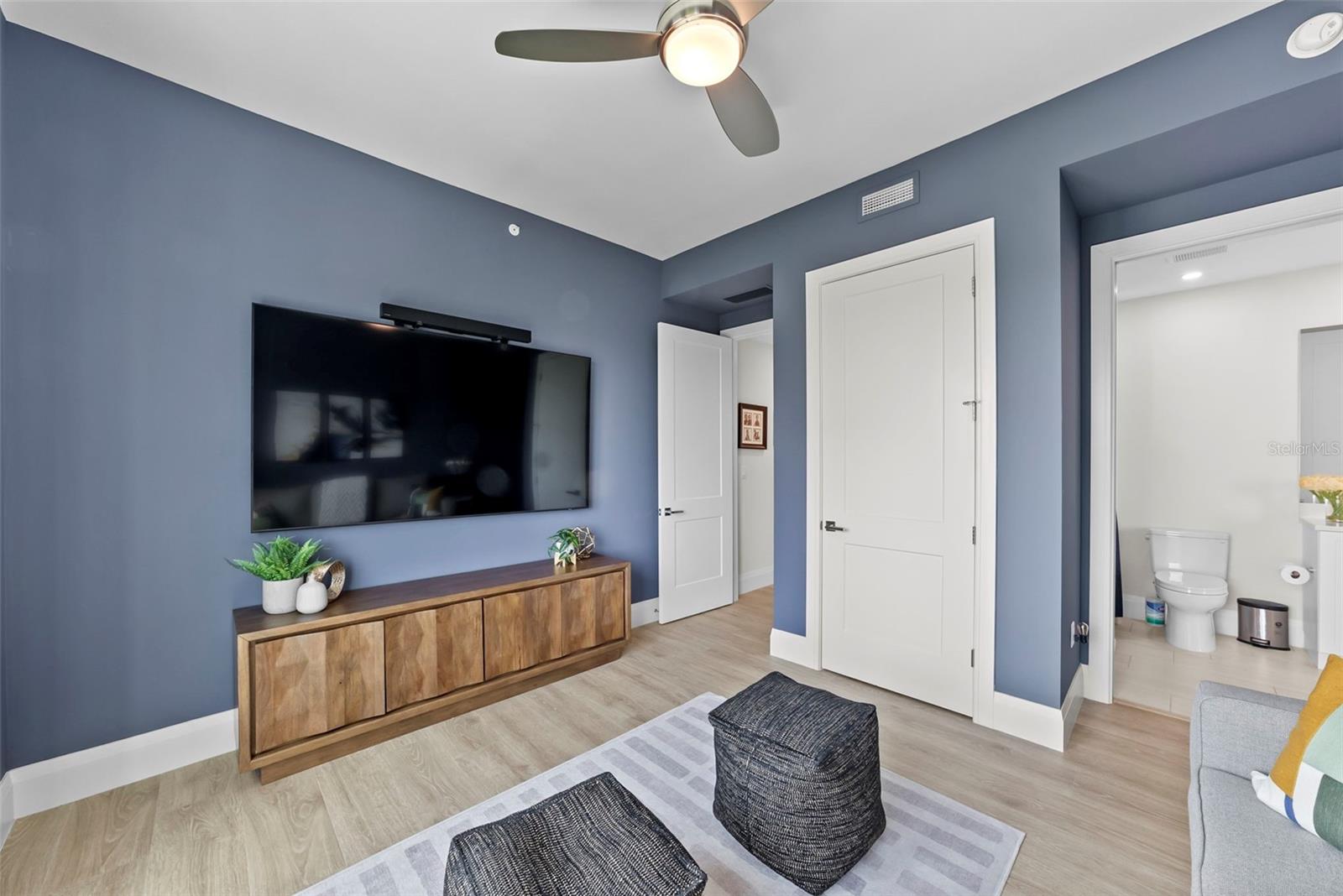 ALTURA BAYSHORE - Residential