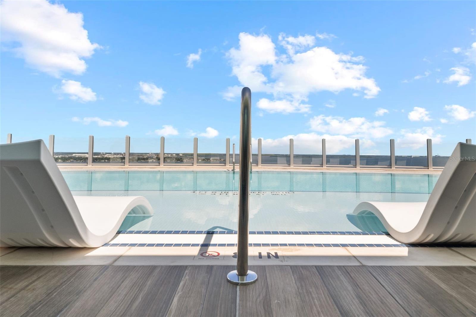 ALTURA BAYSHORE - Residential