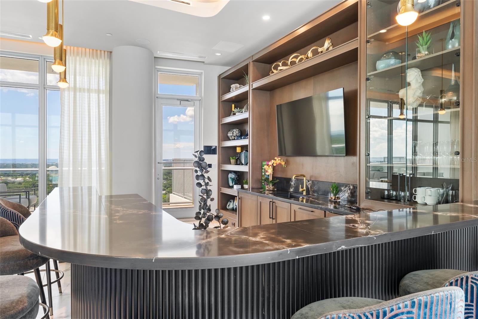 ALTURA BAYSHORE - Residential