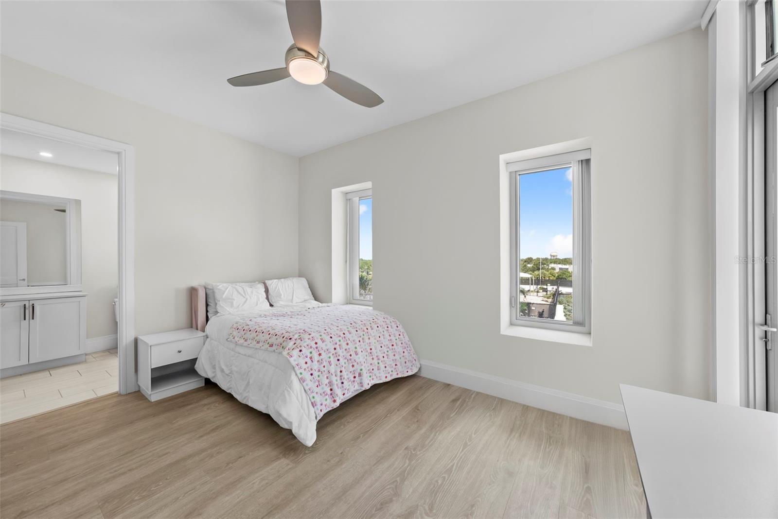 ALTURA BAYSHORE - Residential