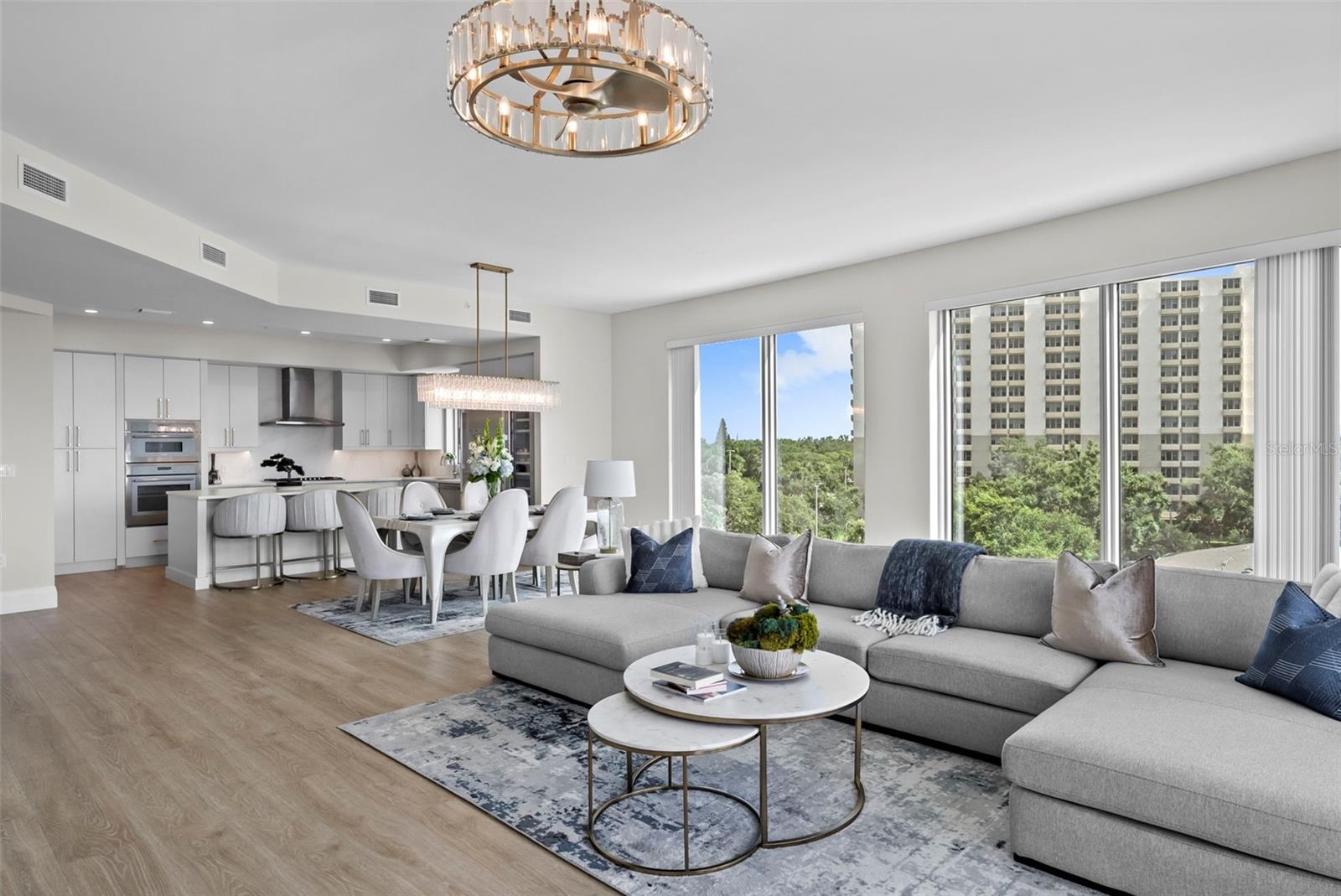 ALTURA BAYSHORE - Residential