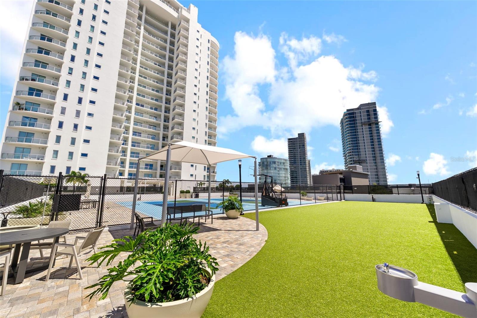 ALTURA BAYSHORE - Residential