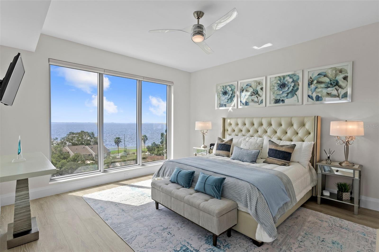 ALTURA BAYSHORE - Residential