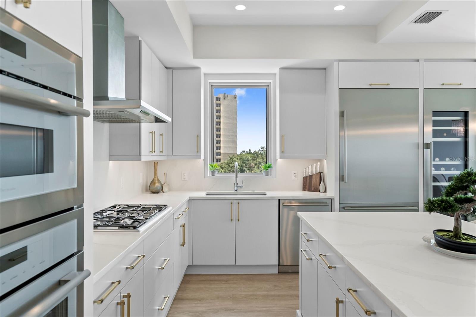 ALTURA BAYSHORE - Residential