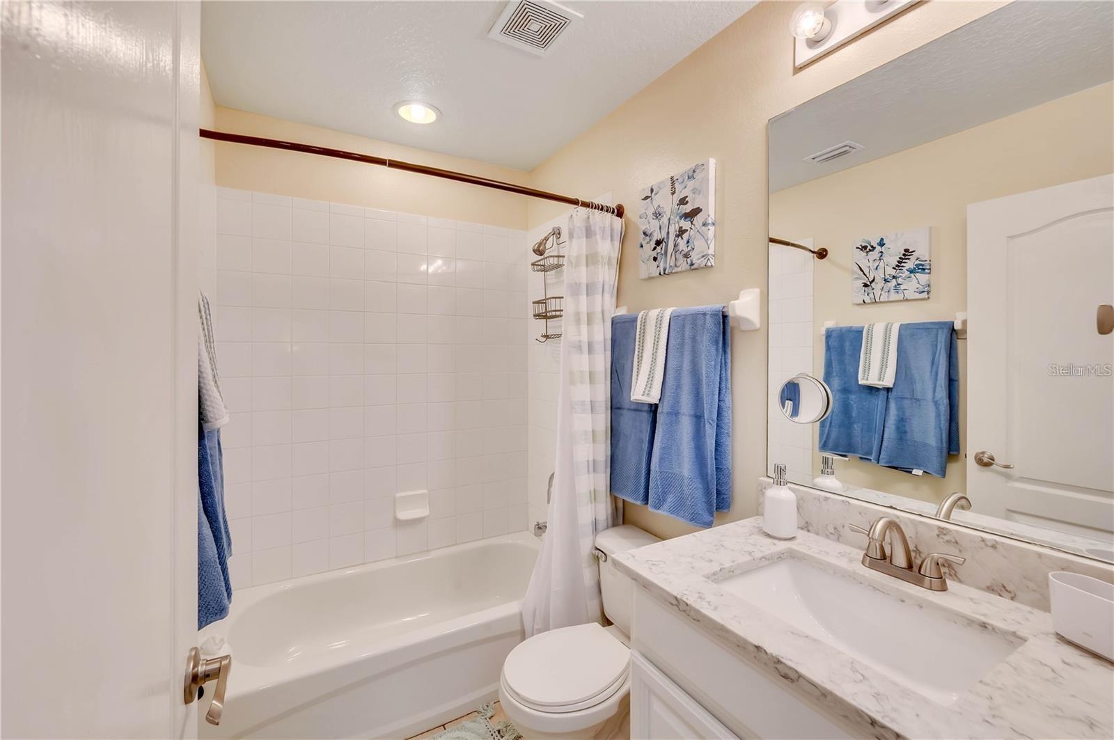 TOWNHOMES AT LIGHTHOUSE COVE II CONDO - Residential Lease