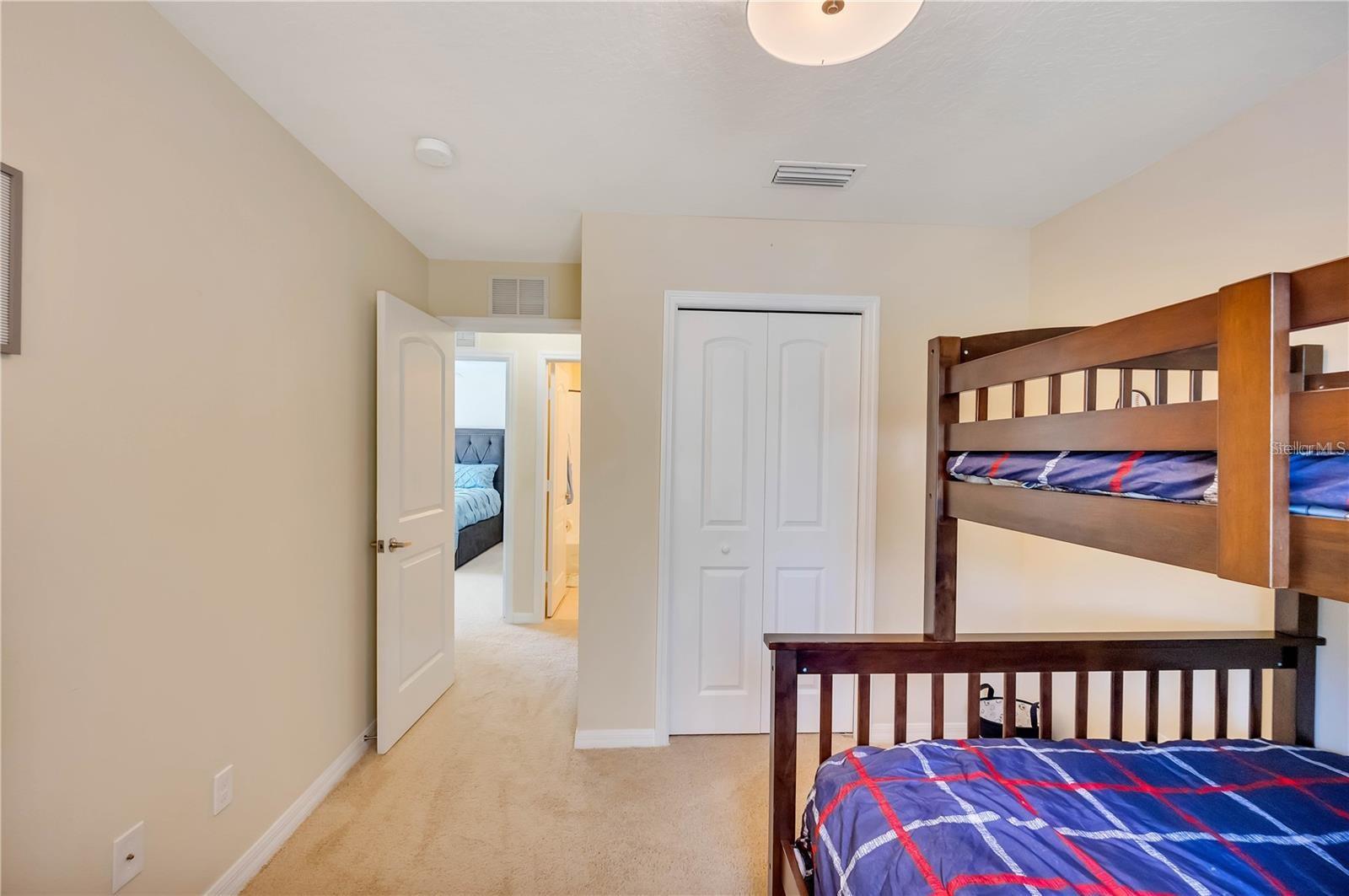 TOWNHOMES AT LIGHTHOUSE COVE II CONDO - Residential Lease