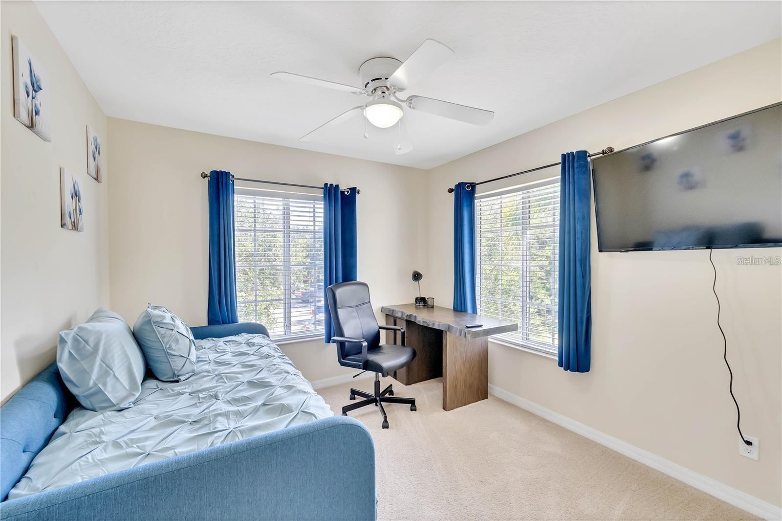 TOWNHOMES AT LIGHTHOUSE COVE II CONDO - Residential Lease