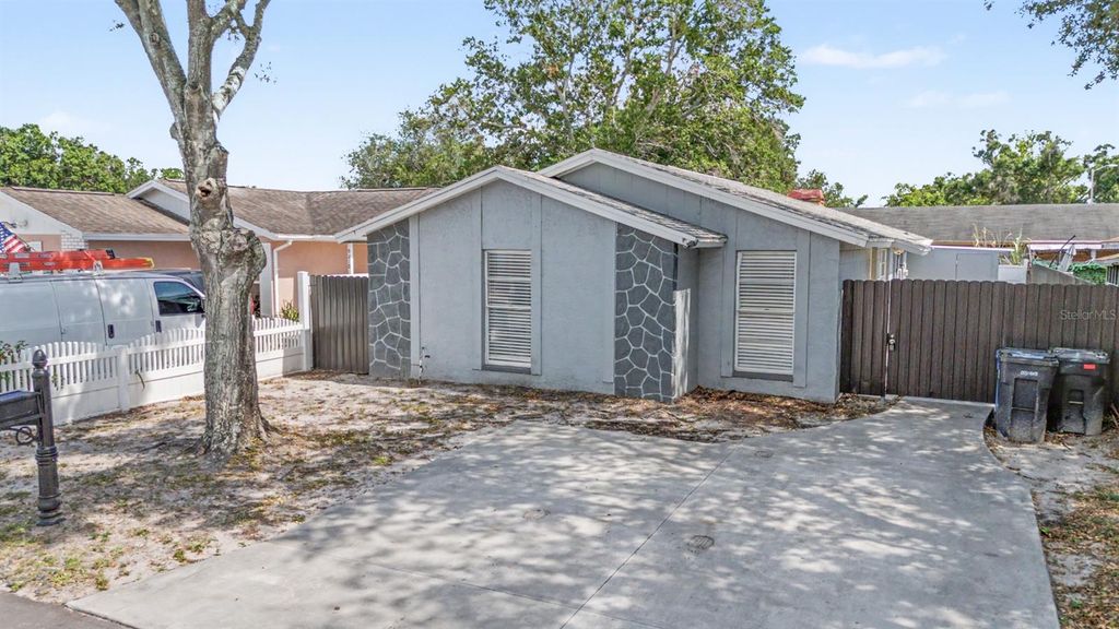 Photo of 9212 Spy Glass Court, Tampa, FL 33615 (MLS # TB8512103)