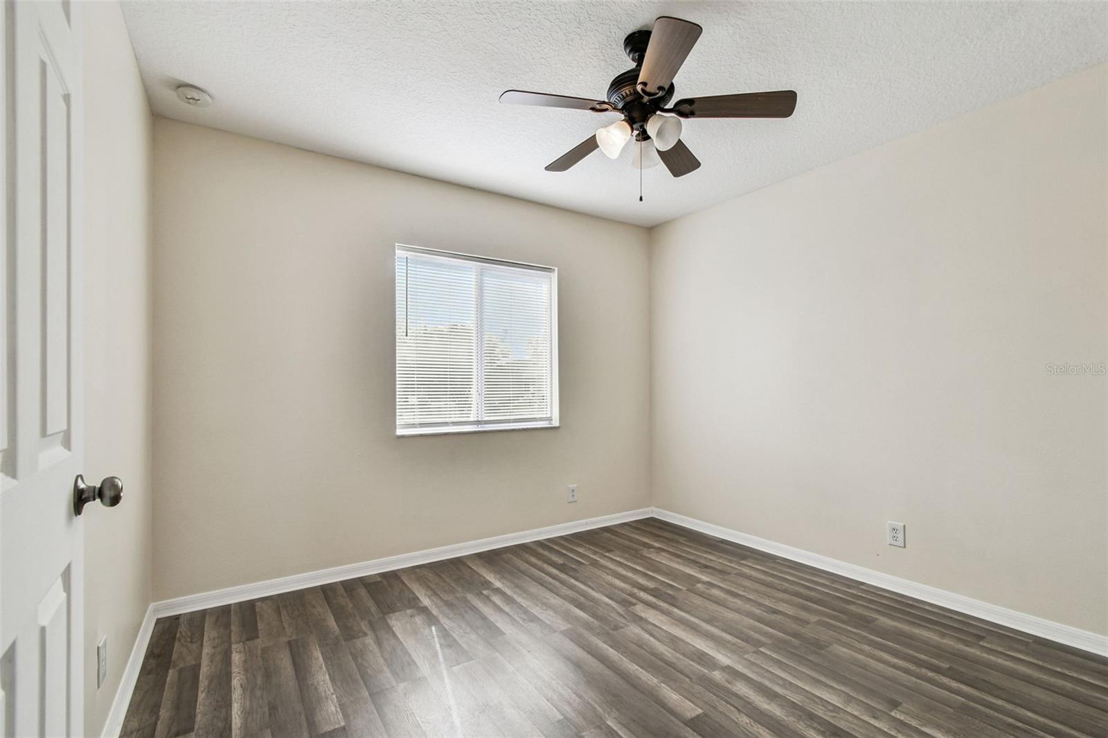 SUNSET POINTE TWNHMS - Residential