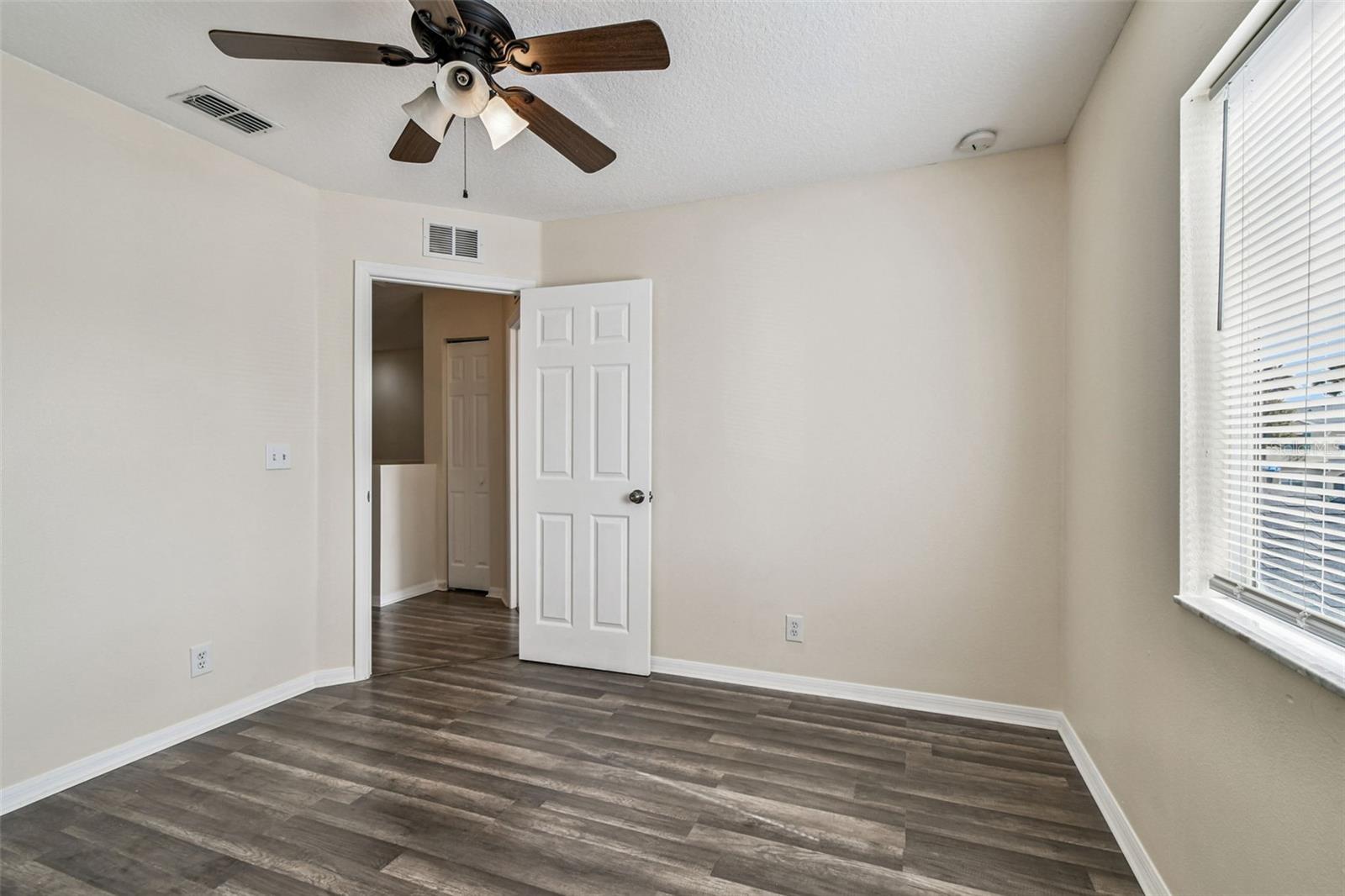 SUNSET POINTE TWNHMS - Residential