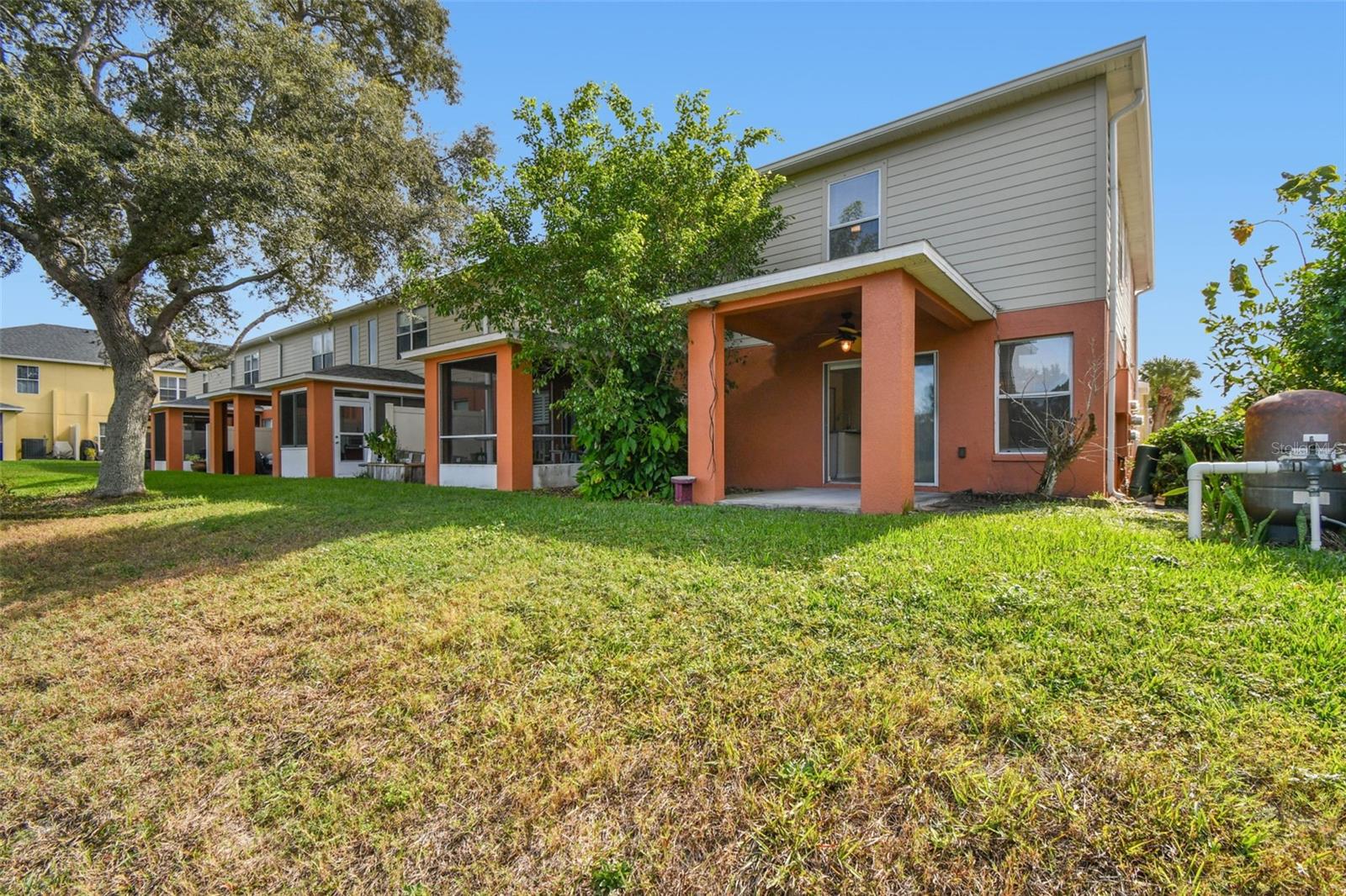 SUNSET POINTE TWNHMS - Residential