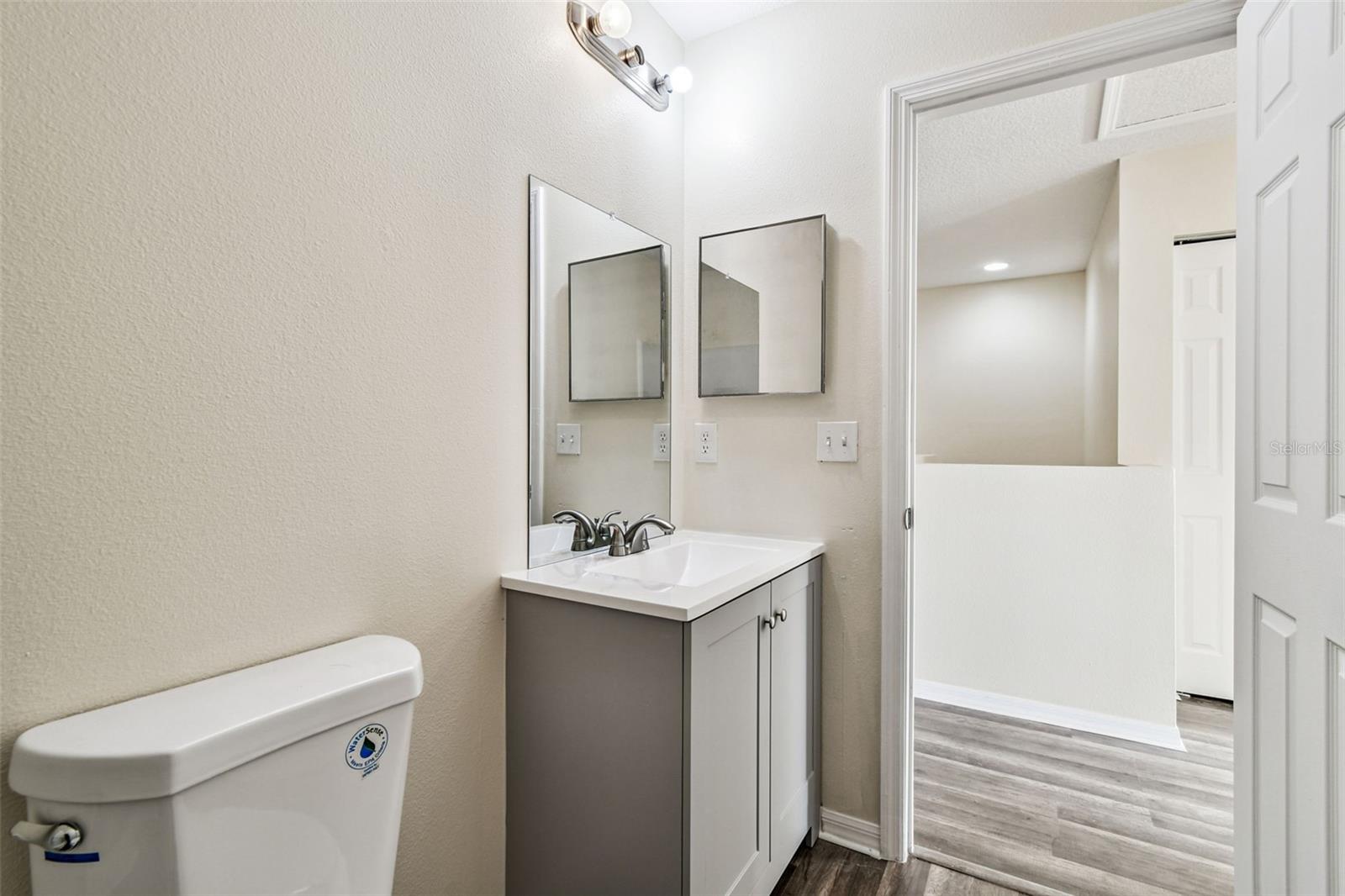 SUNSET POINTE TWNHMS - Residential