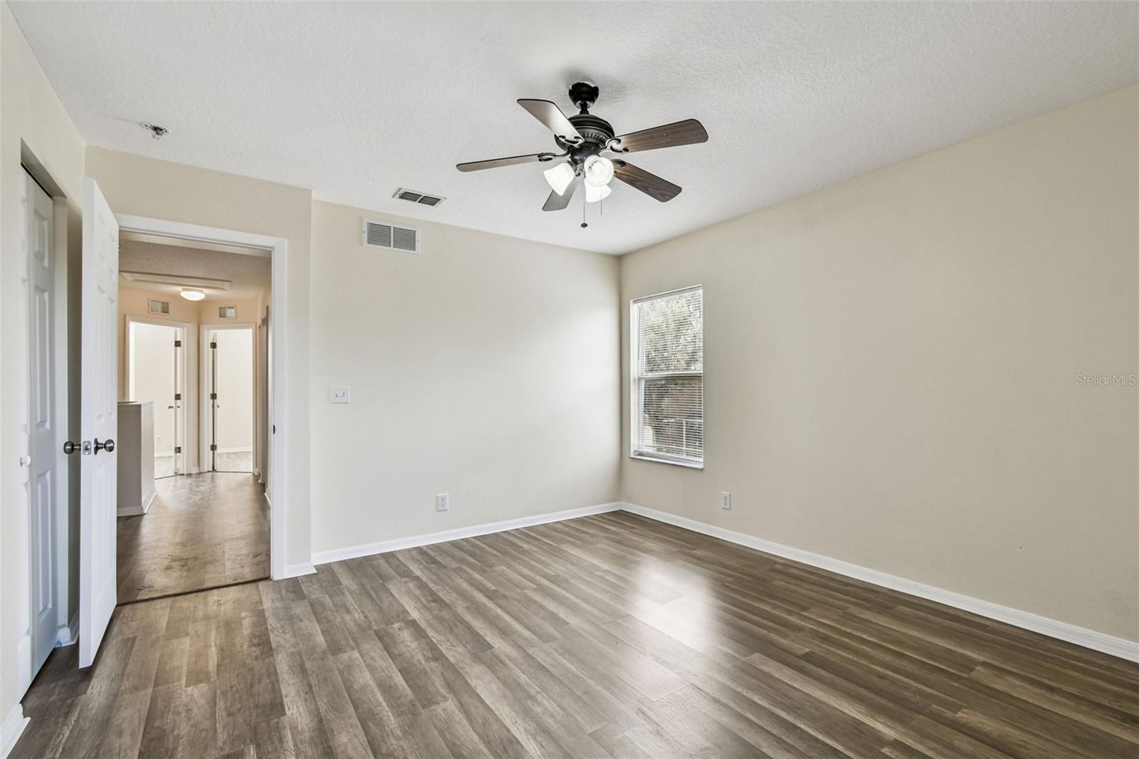 SUNSET POINTE TWNHMS - Residential