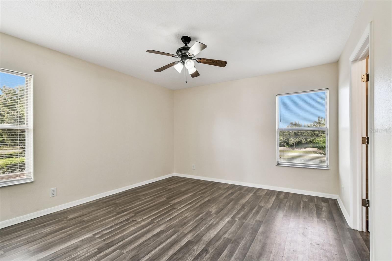 SUNSET POINTE TWNHMS - Residential