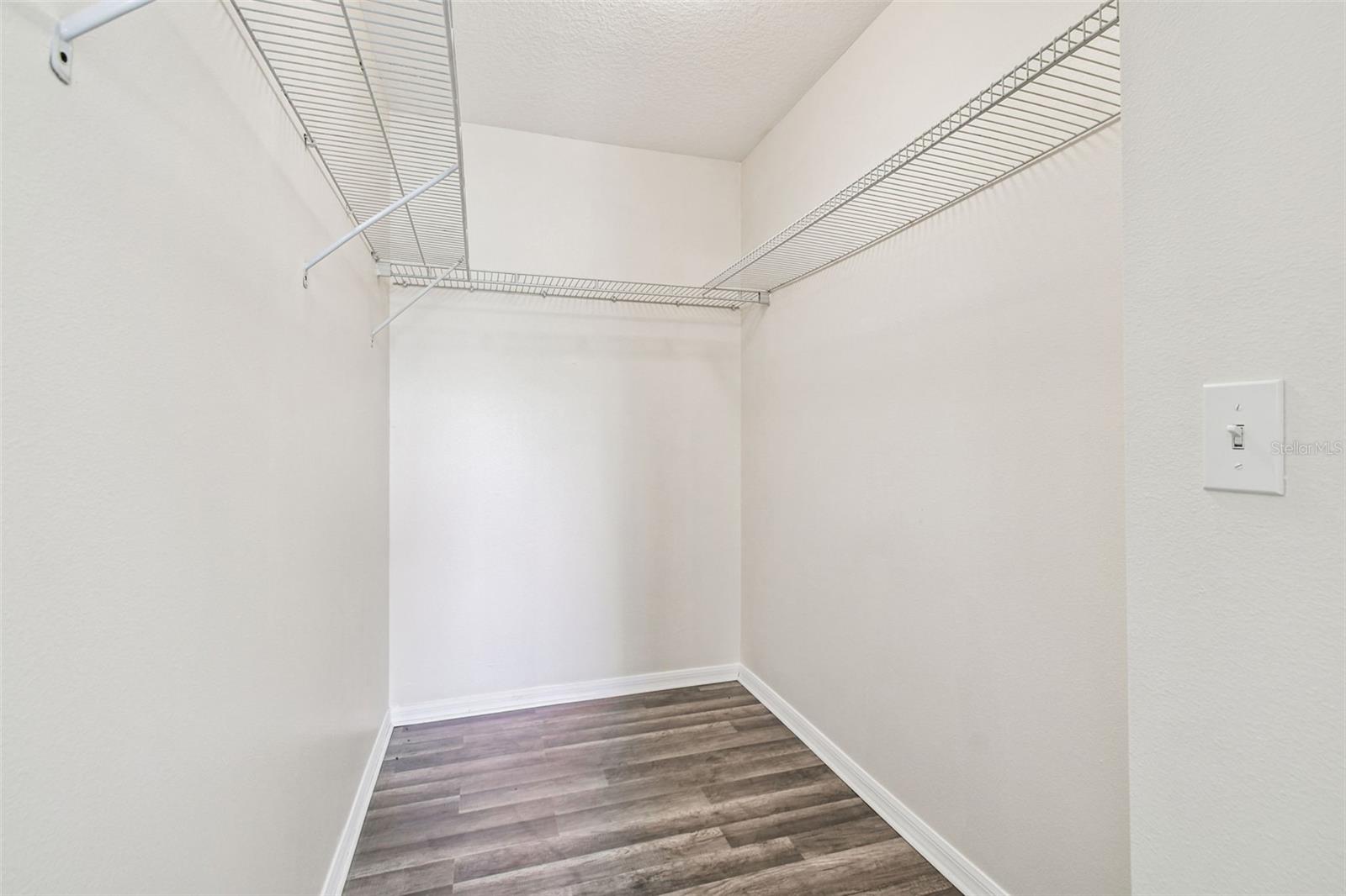 SUNSET POINTE TWNHMS - Residential