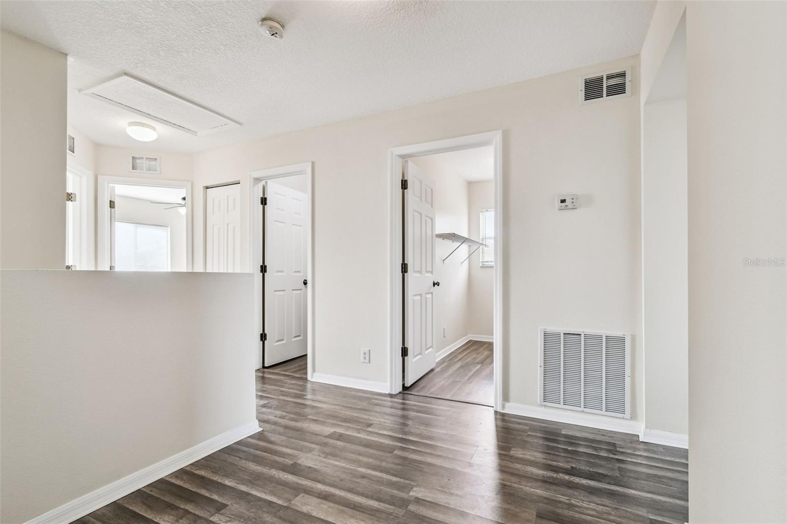 SUNSET POINTE TWNHMS - Residential