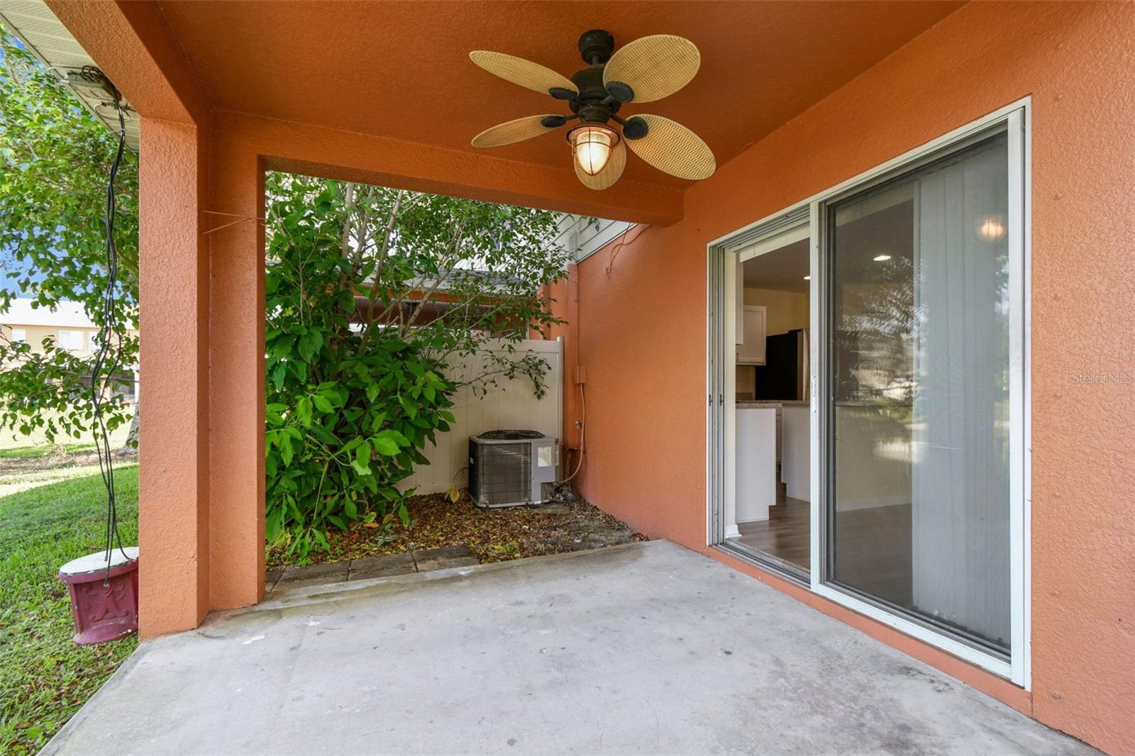 SUNSET POINTE TWNHMS - Residential