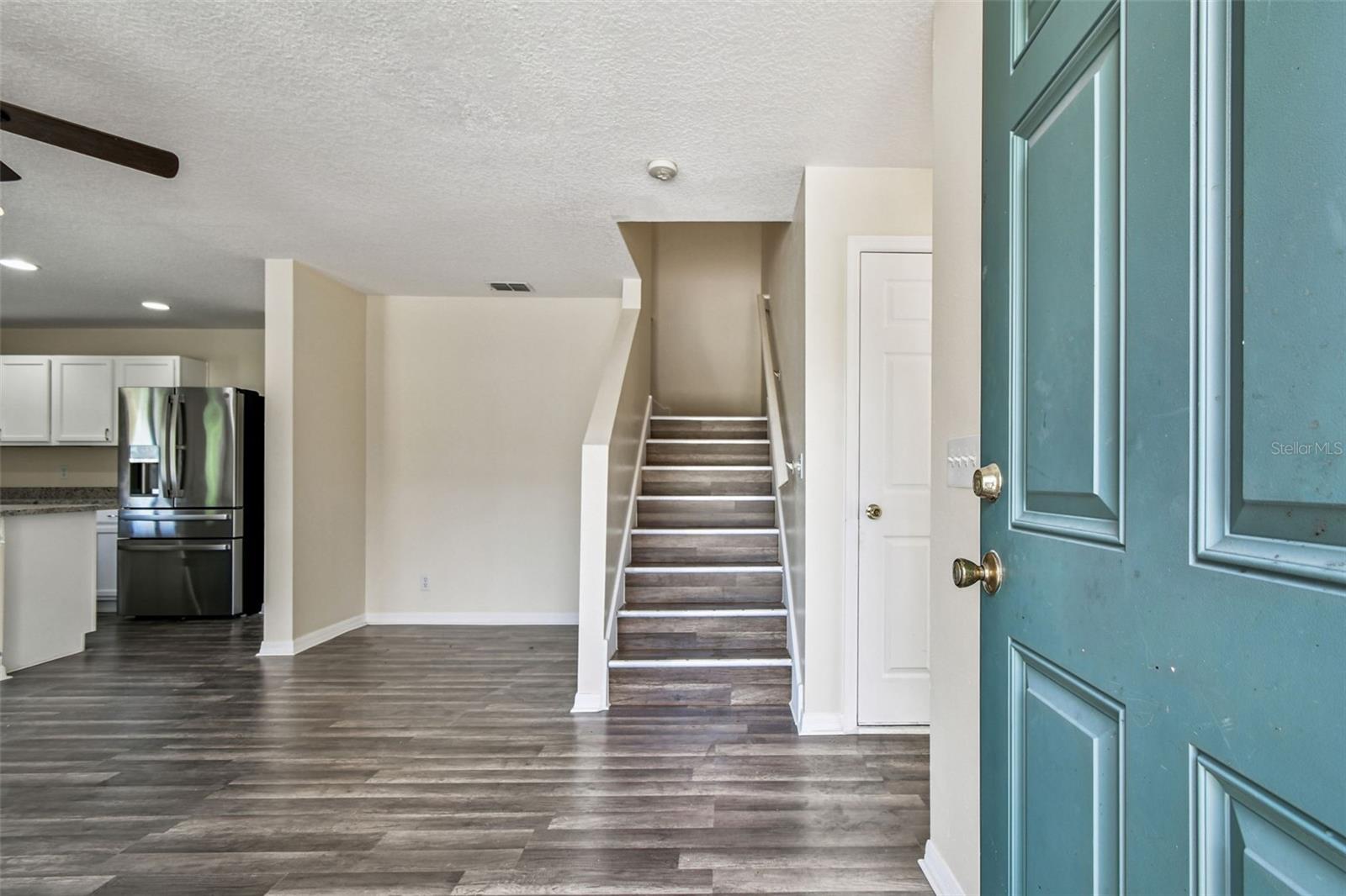 SUNSET POINTE TWNHMS - Residential