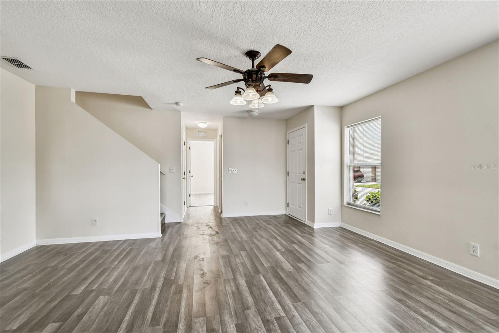 SUNSET POINTE TWNHMS - Residential