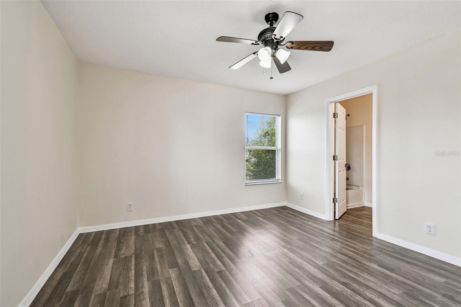 SUNSET POINTE TWNHMS - Residential