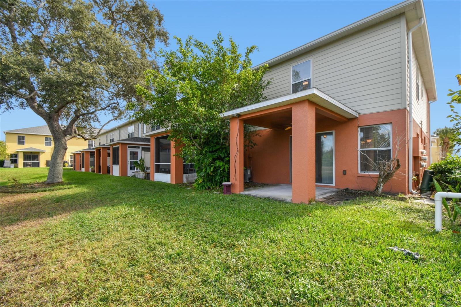 SUNSET POINTE TWNHMS - Residential