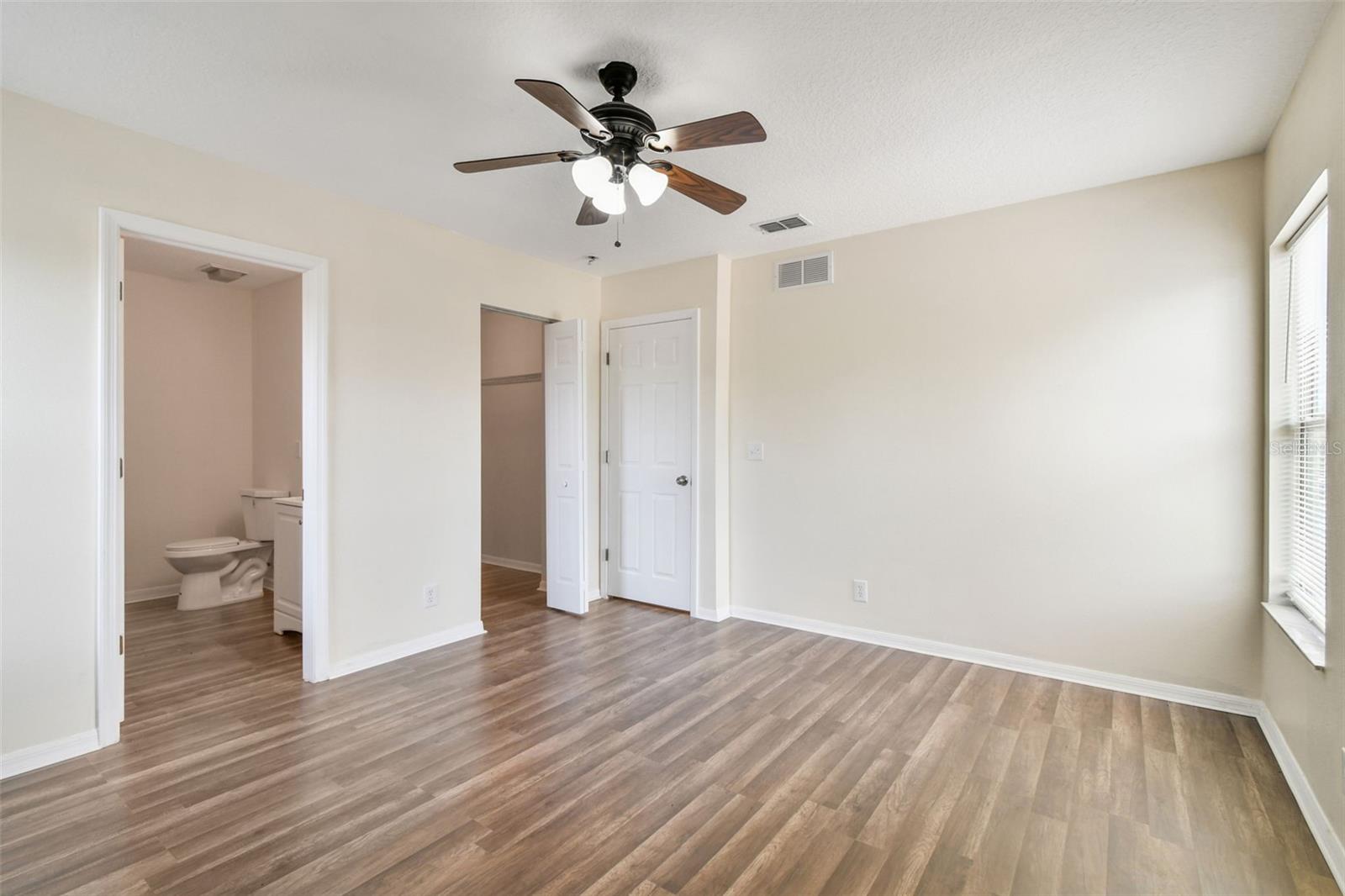 SUNSET POINTE TWNHMS - Residential