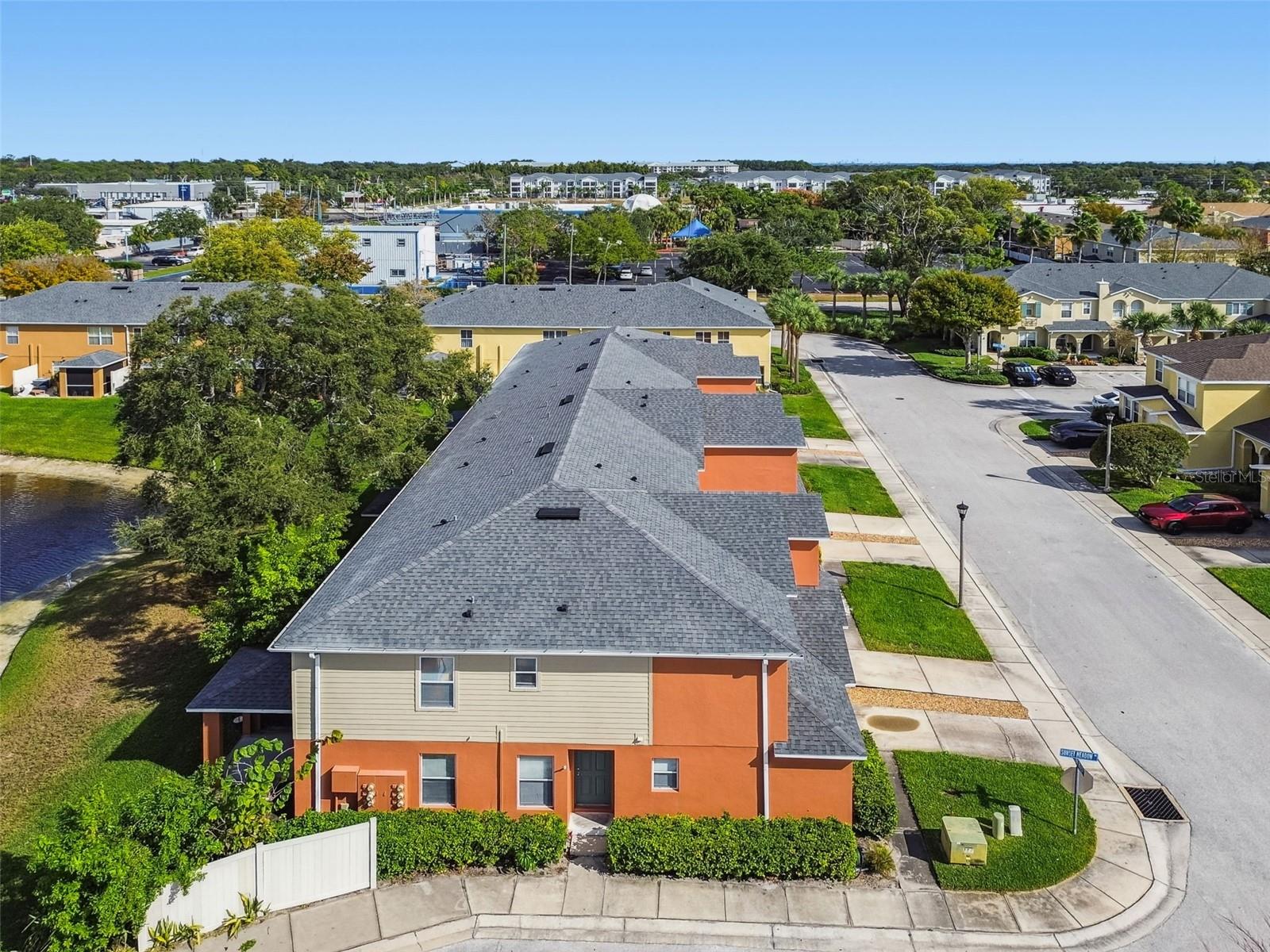 SUNSET POINTE TWNHMS - Residential