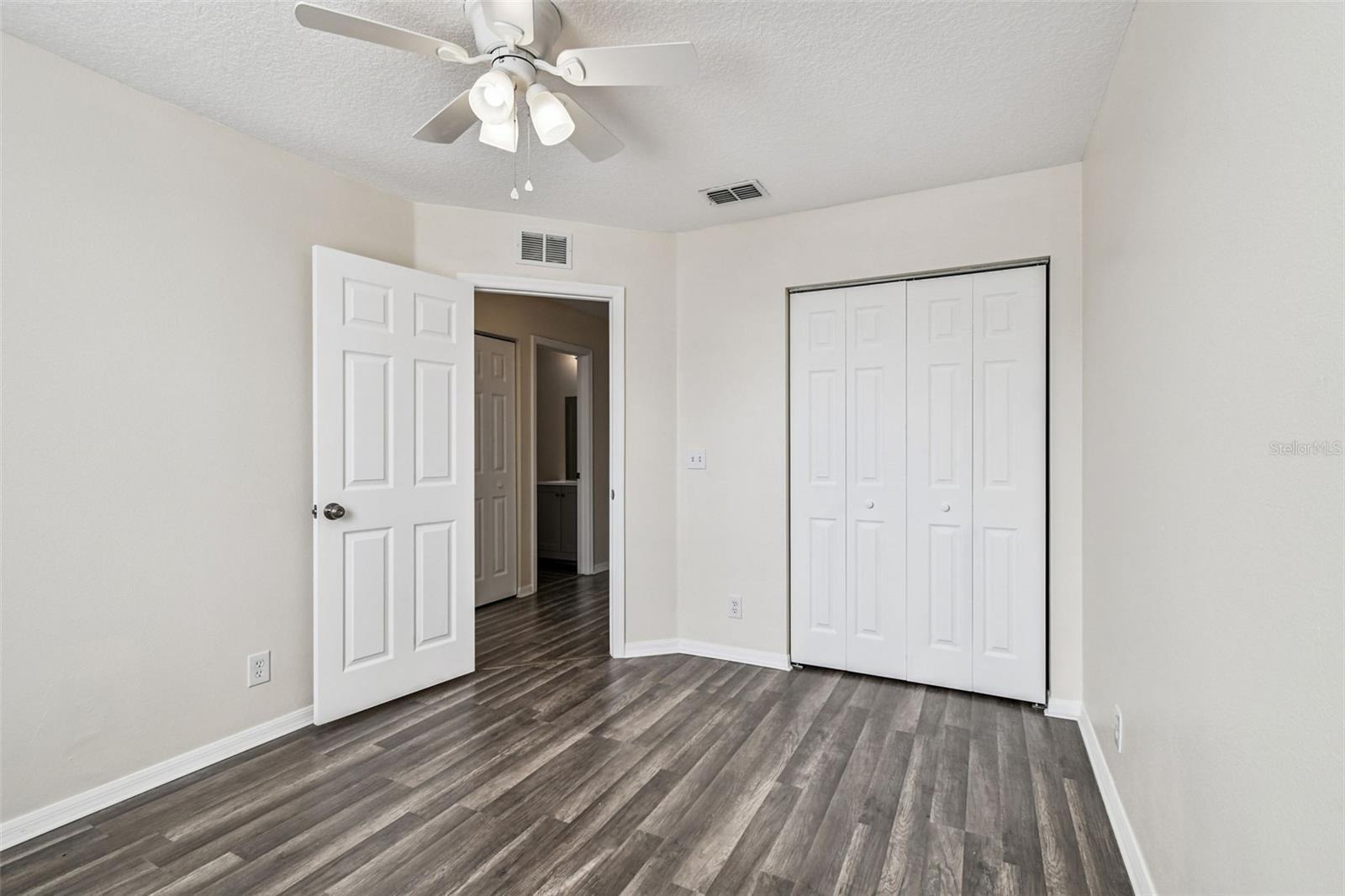 SUNSET POINTE TWNHMS - Residential