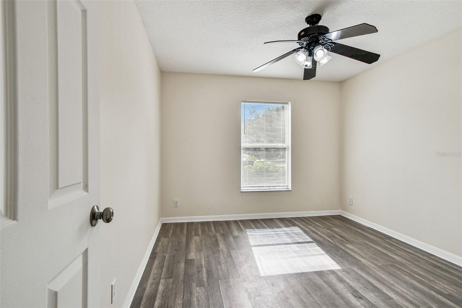 SUNSET POINTE TWNHMS - Residential