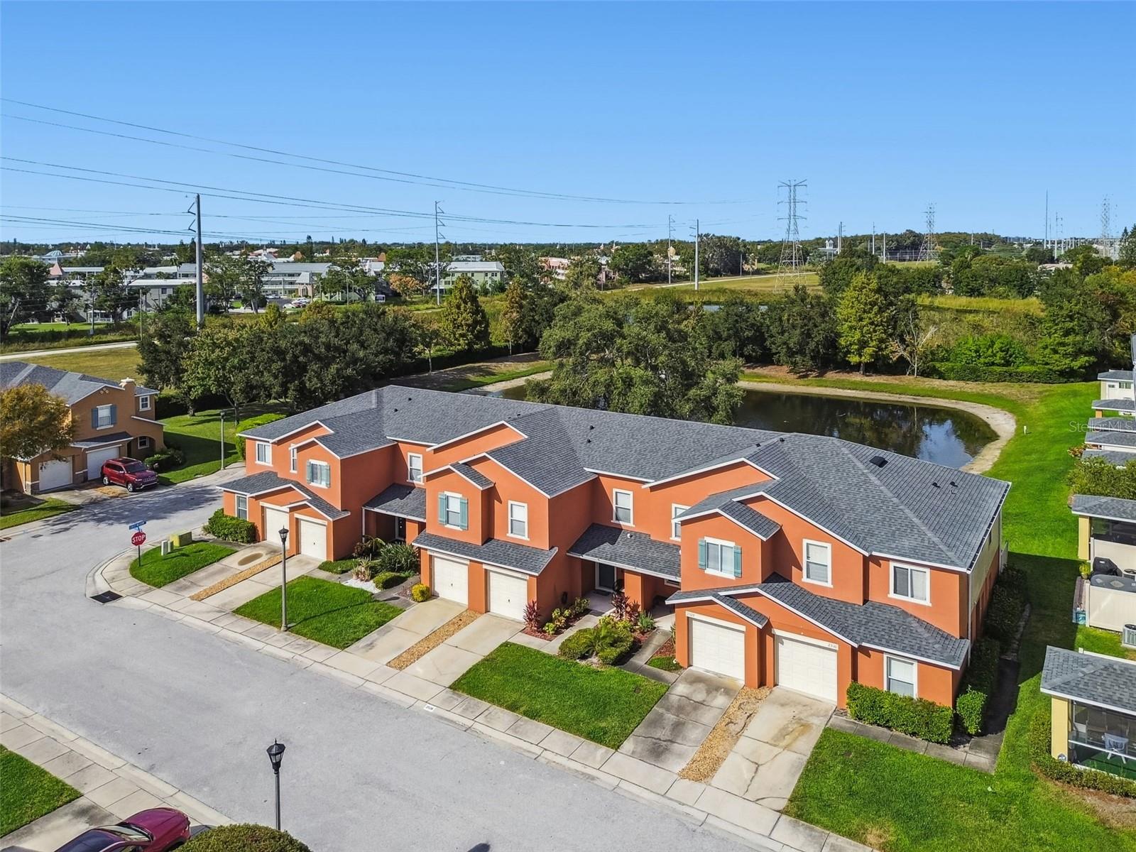 SUNSET POINTE TWNHMS - Residential