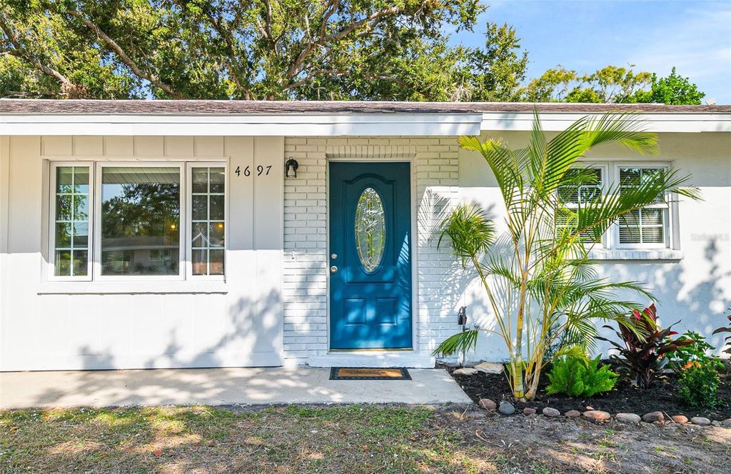 Photo of 4697 Linwood Street, Sarasota, FL 34232 (MLS # A4673620)