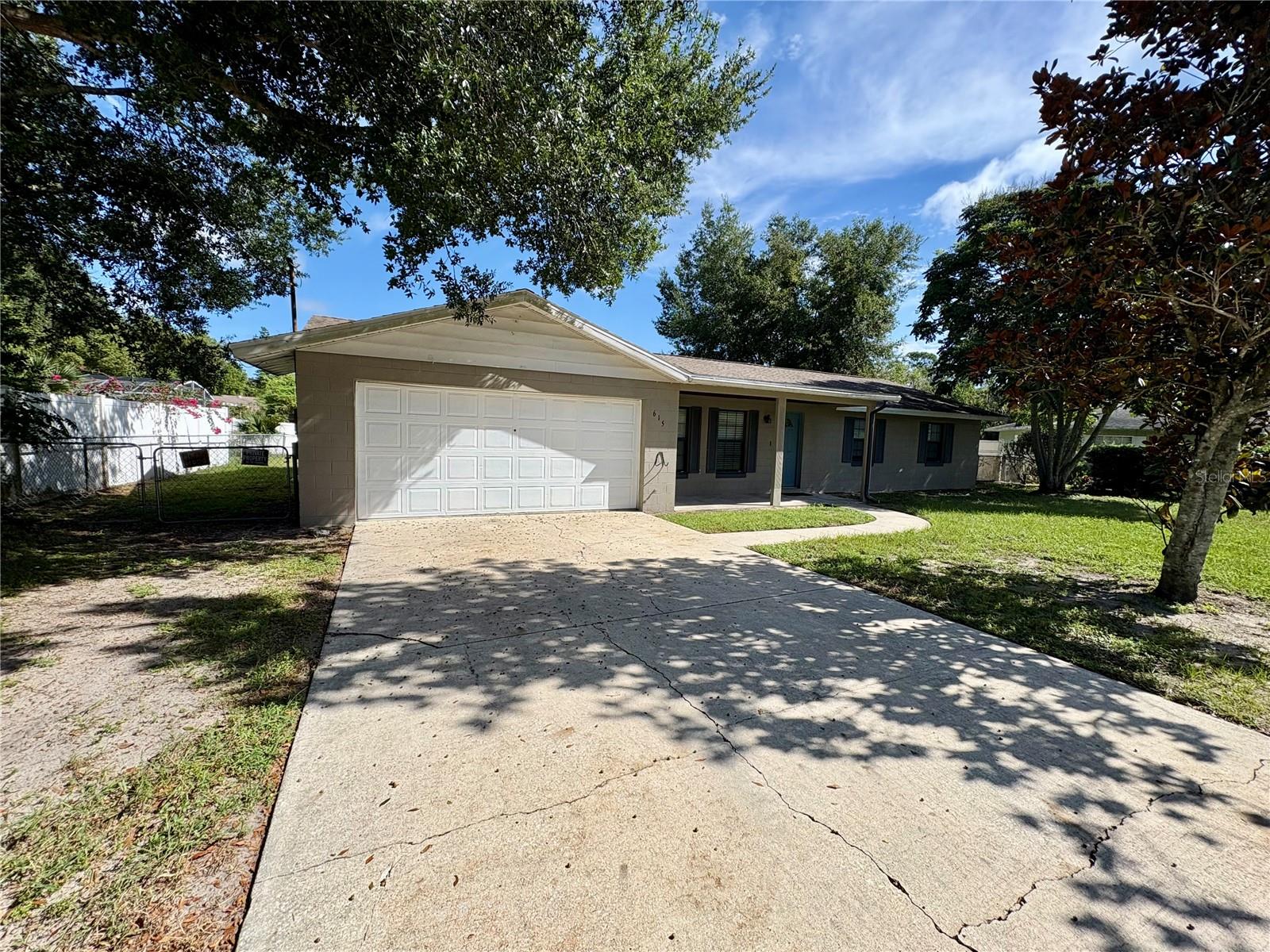 Charming 3-Bed, 2-Bath Single Family Home Near Downtown Eustis
Welcome to your new home just minutes from the heart of downtown Eustis! This well-maintained 3-bedroom, 2-bathroom single family home offers comfort, convenience, and plenty of space both inside and out. Enjoy a spacious layout featuring a full kitchen, dedicated dining area, and a private master suite. The home is perfect for families or professionals looking for a peaceful neighborhood with quick access to shops, restaurants, and local parks.
Highlights:
2-Car Attached Garage
Separate Laundry Room with Washer & Dryer Hookups
Full Kitchen with French Door Refrigerator, Dishwasher, Microwave & Stove
Dedicated Dining Room Space
Covered Front Porch
Master Suite with Private Ensuite Bathroom
Fully Fenced Backyard — Great for Pets!
Fully Enclosed Back Patio — Ideal for Entertaining