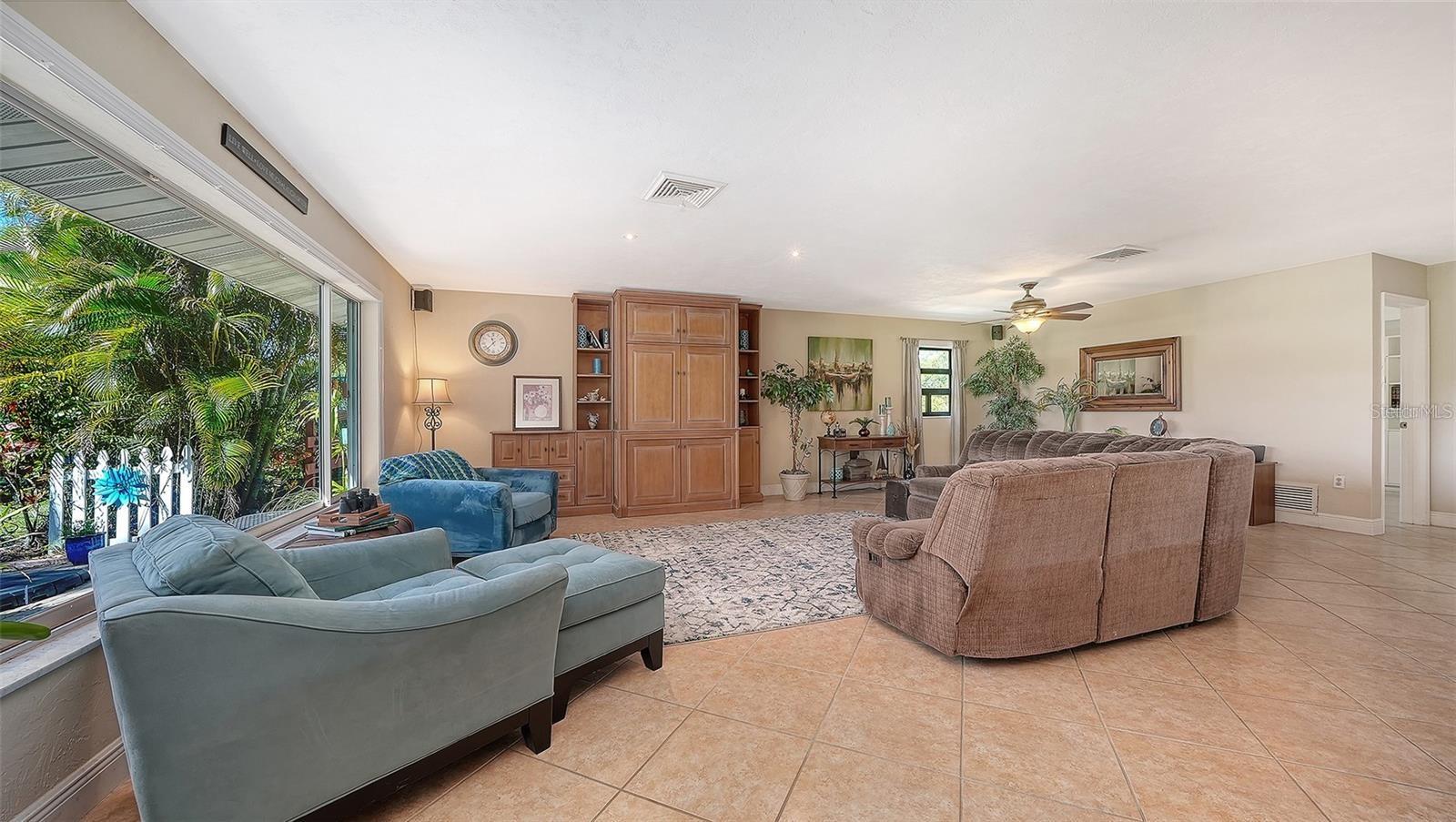 836 MAGELLAN DRIVE, SARASOTA, FL, 34243 4 836 MAGELLAN DRIVE
