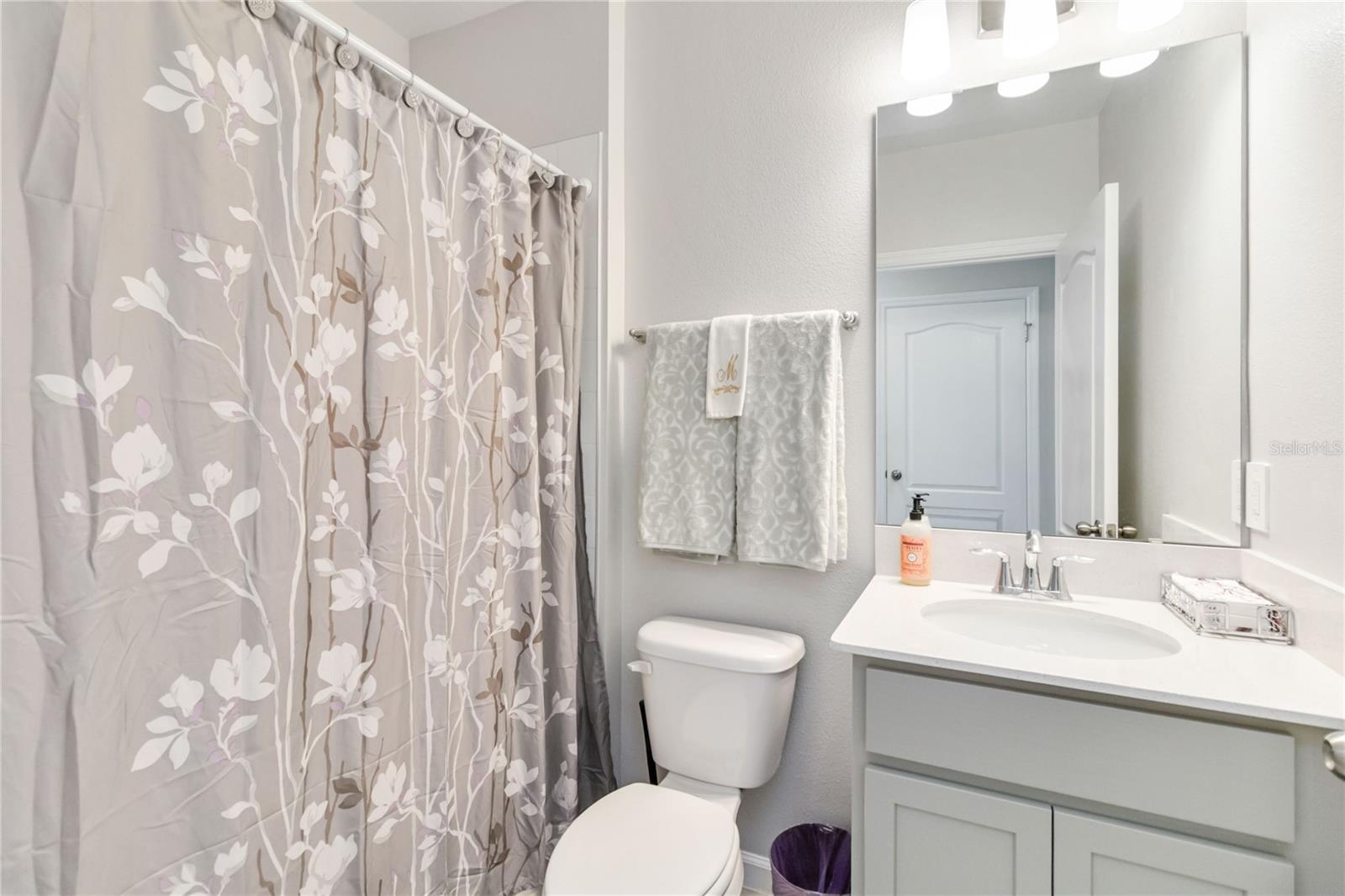 TOWNS AT LAKE MONROE COMMONS - Residential