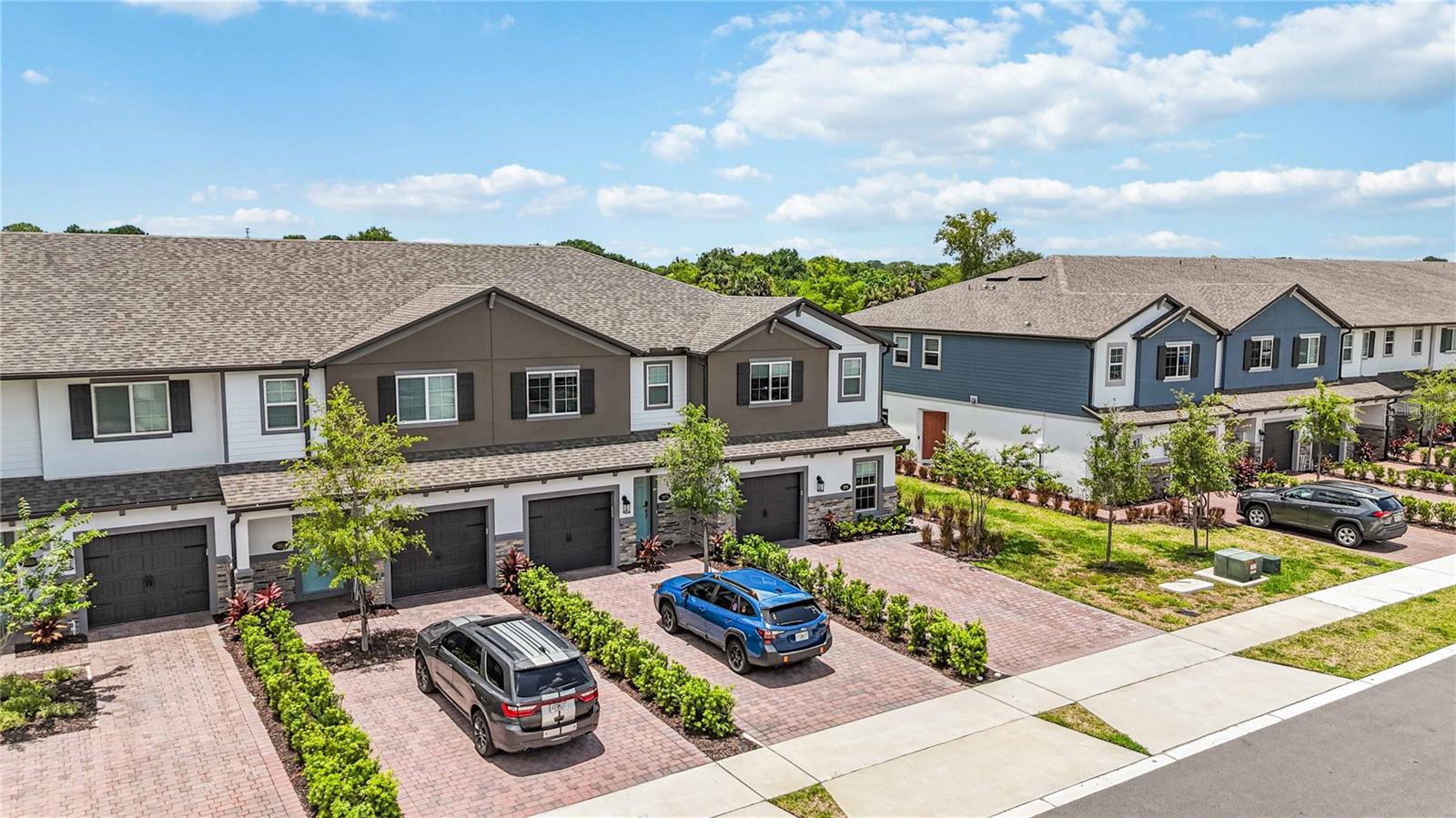 TOWNS AT LAKE MONROE COMMONS - Residential