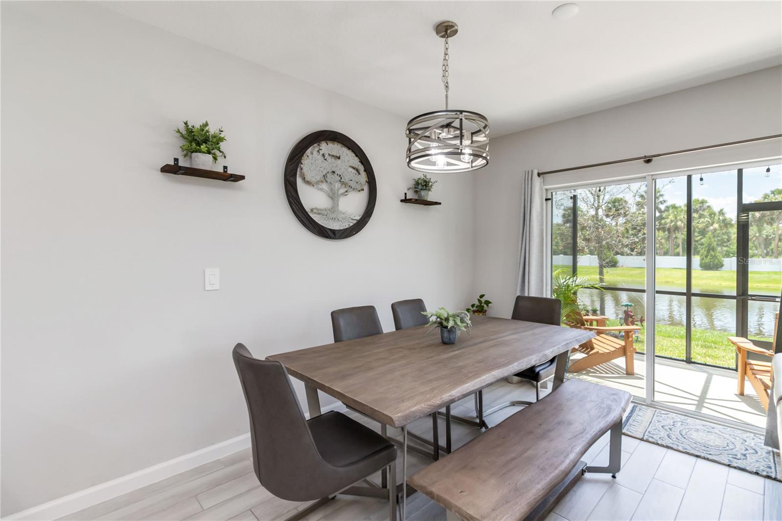 TOWNS AT LAKE MONROE COMMONS - Residential