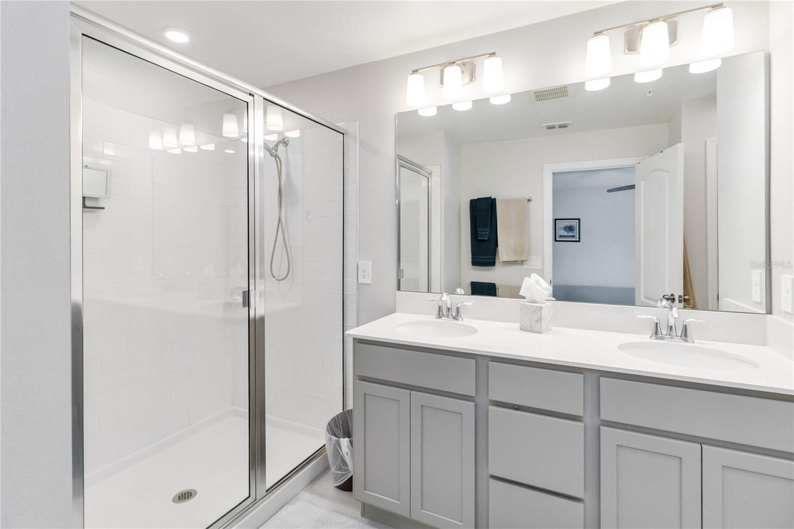 TOWNS AT LAKE MONROE COMMONS - Residential