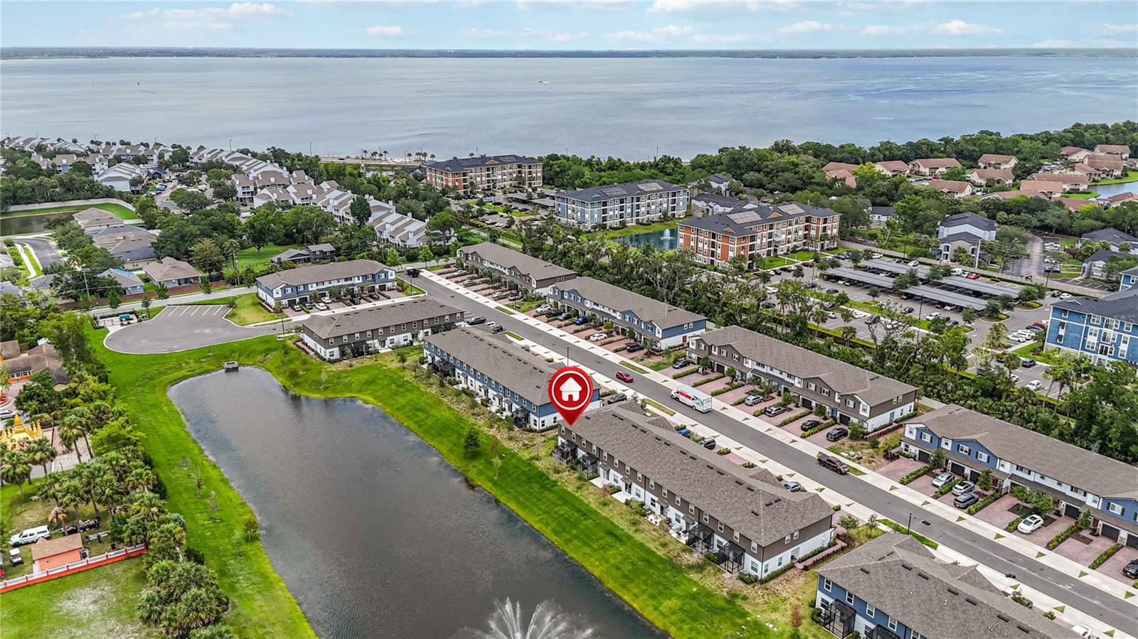 TOWNS AT LAKE MONROE COMMONS - Residential