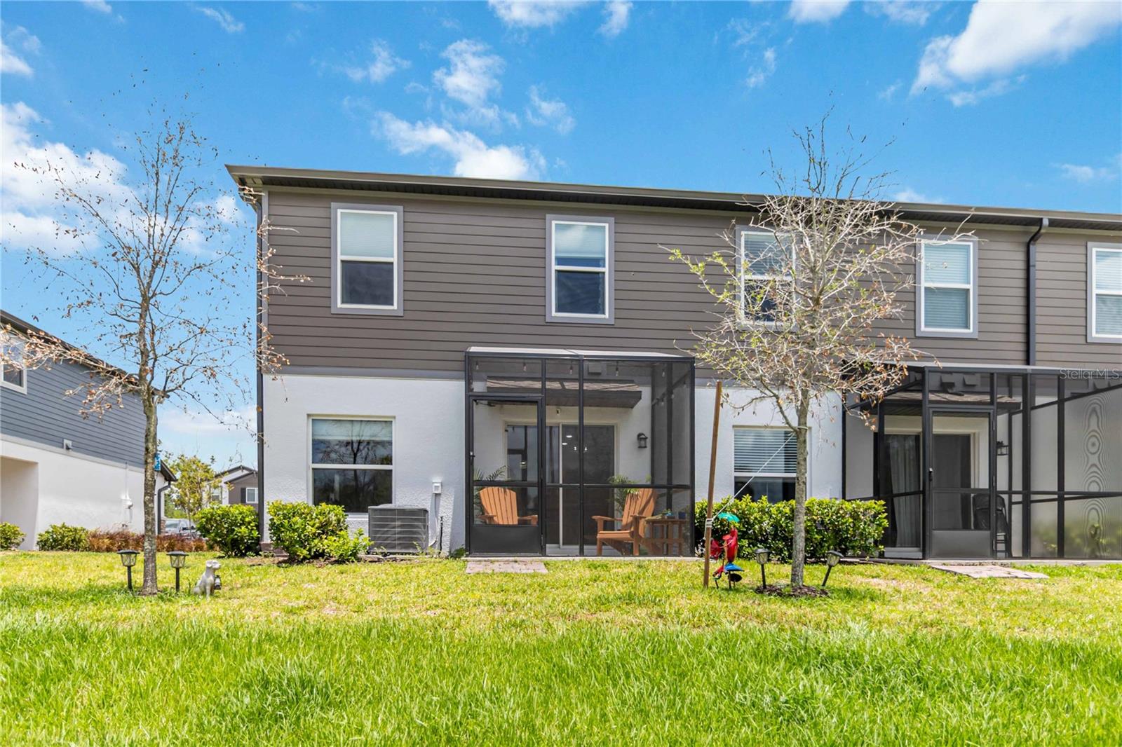 TOWNS AT LAKE MONROE COMMONS - Residential