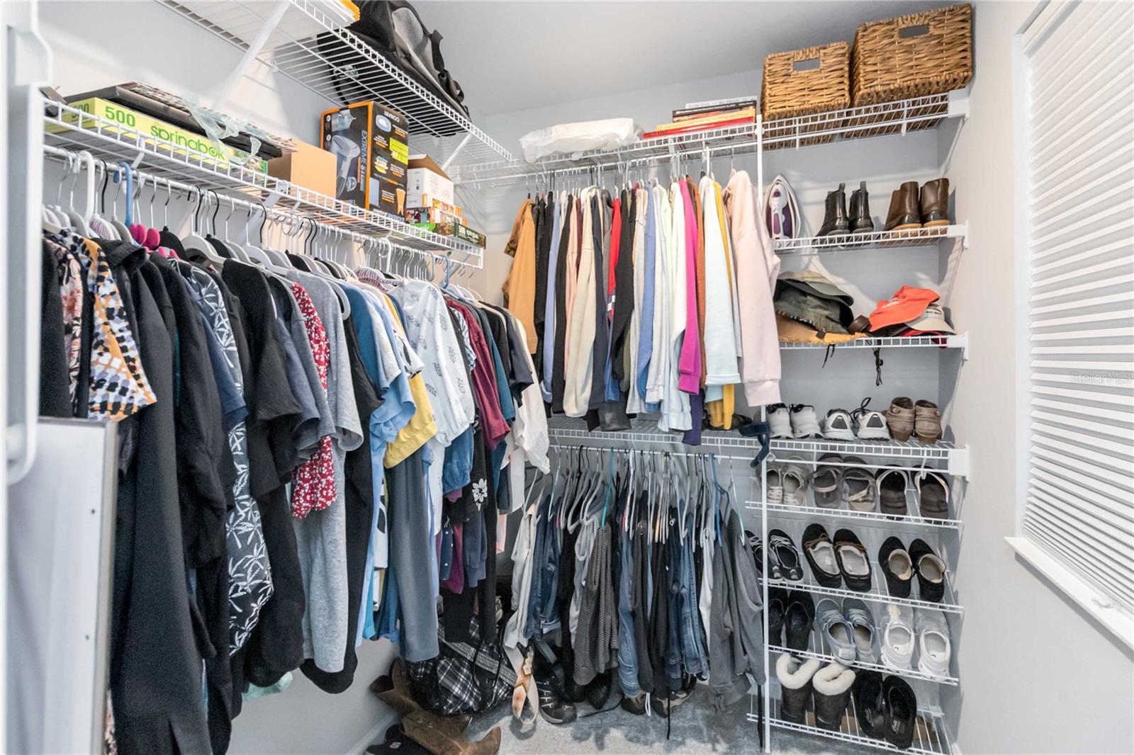 TOWNS AT LAKE MONROE COMMONS - Residential