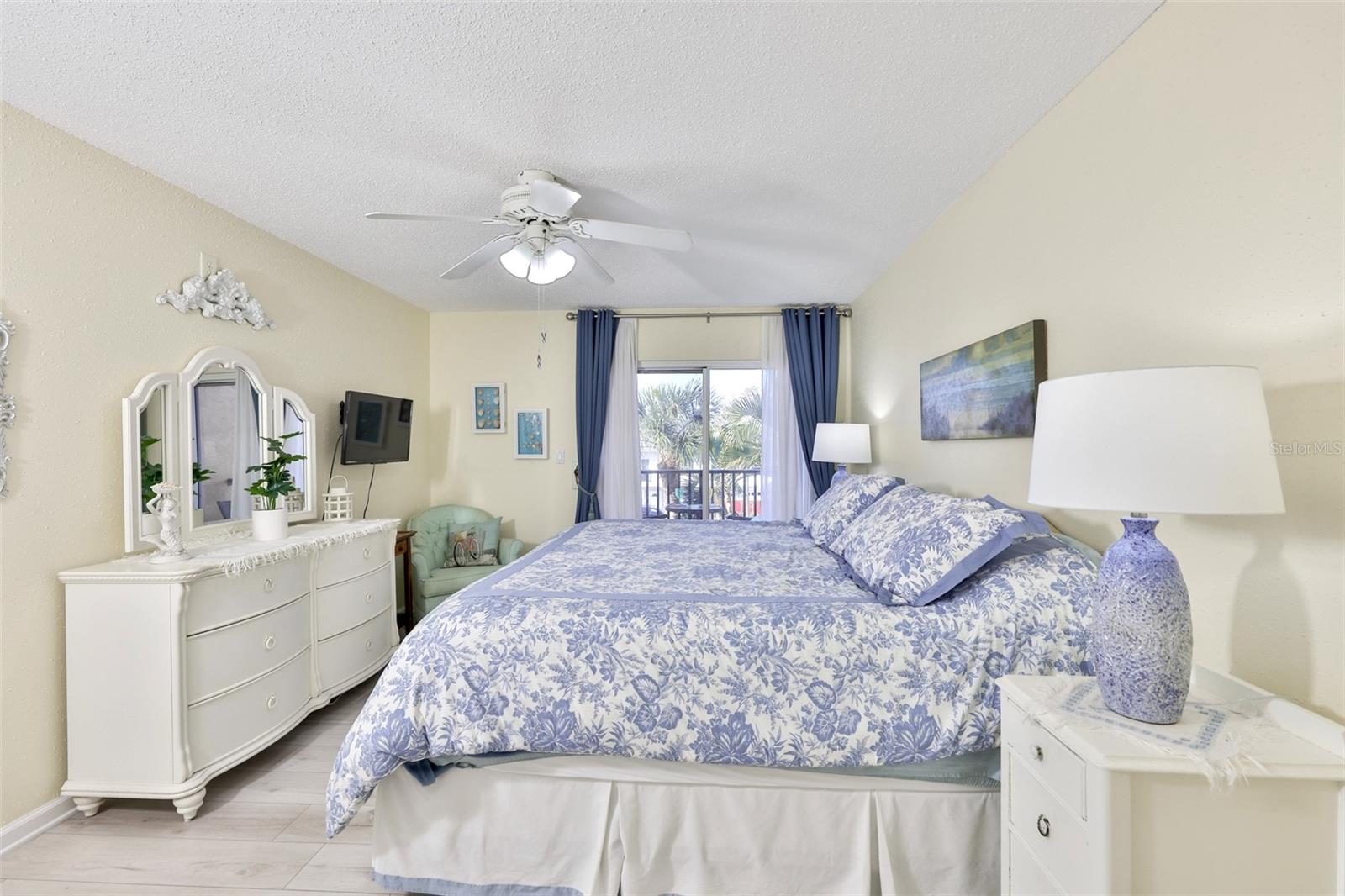 BOCA SHORES CONDO - Residential