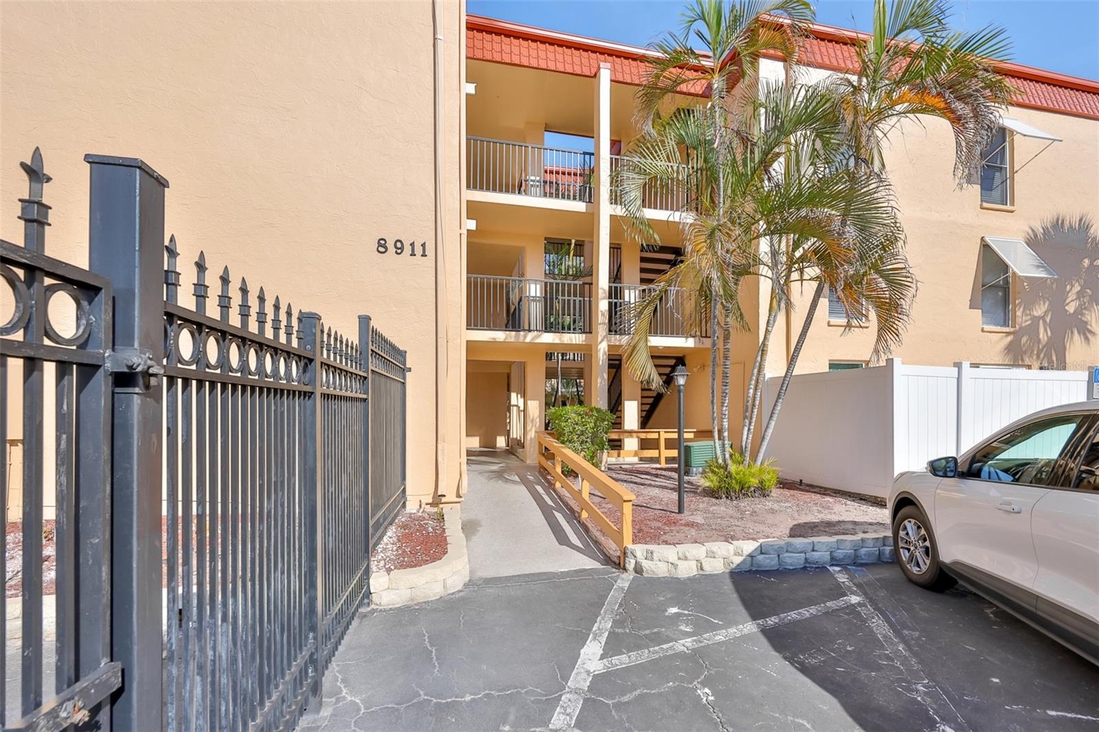 BOCA SHORES CONDO - Residential