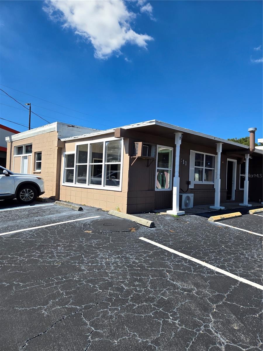 COUNTRY CLUB ADD - Commercial Lease