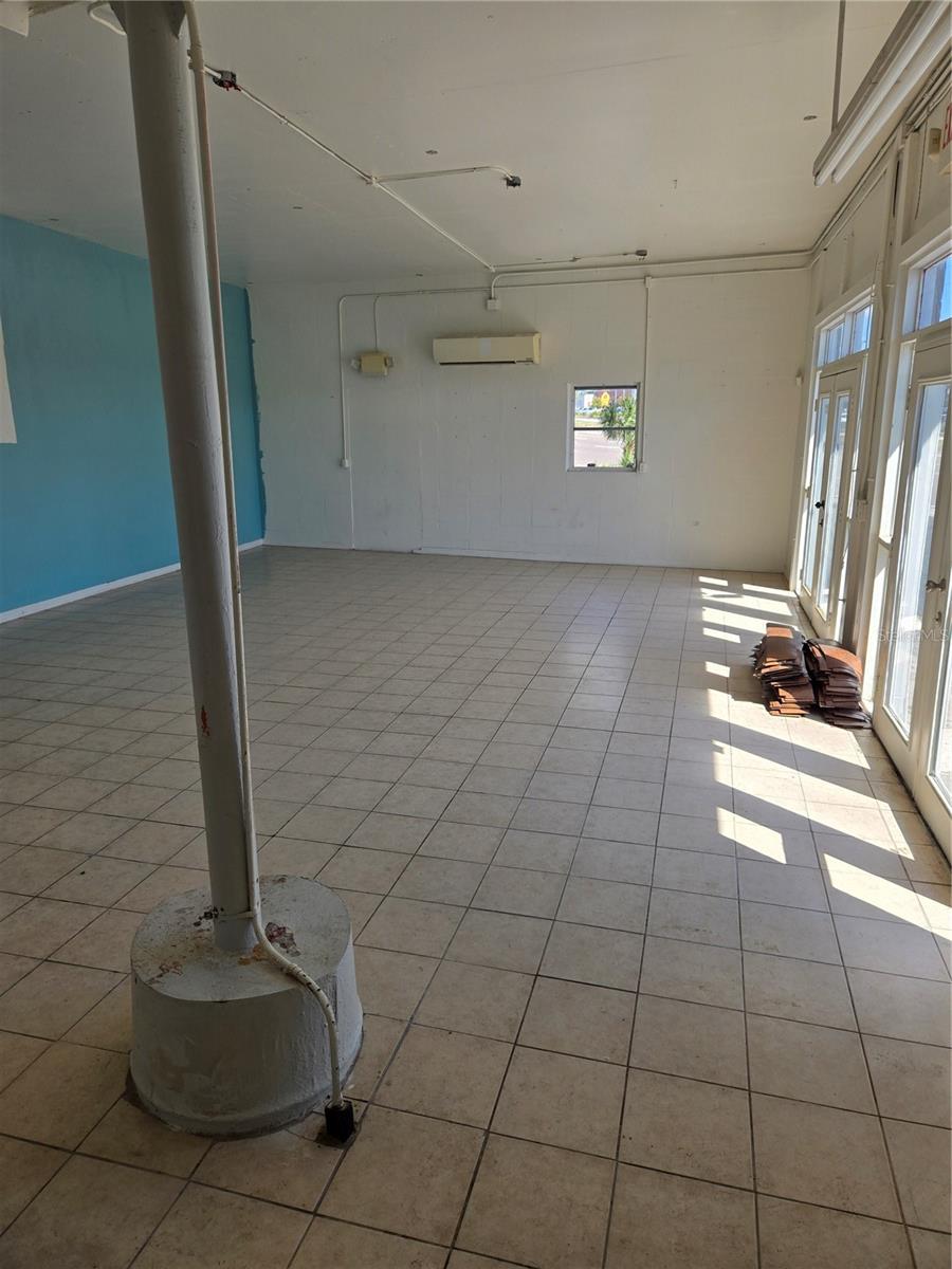 COUNTRY CLUB ADD - Commercial Lease