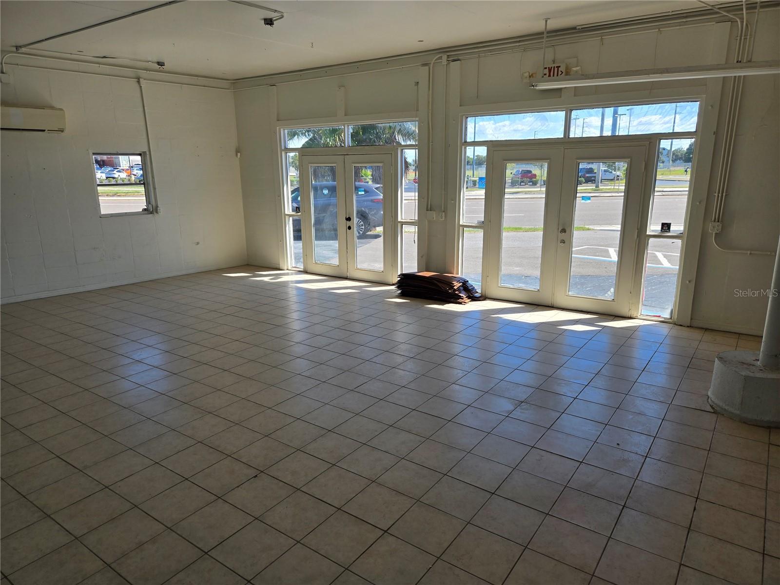 COUNTRY CLUB ADD - Commercial Lease