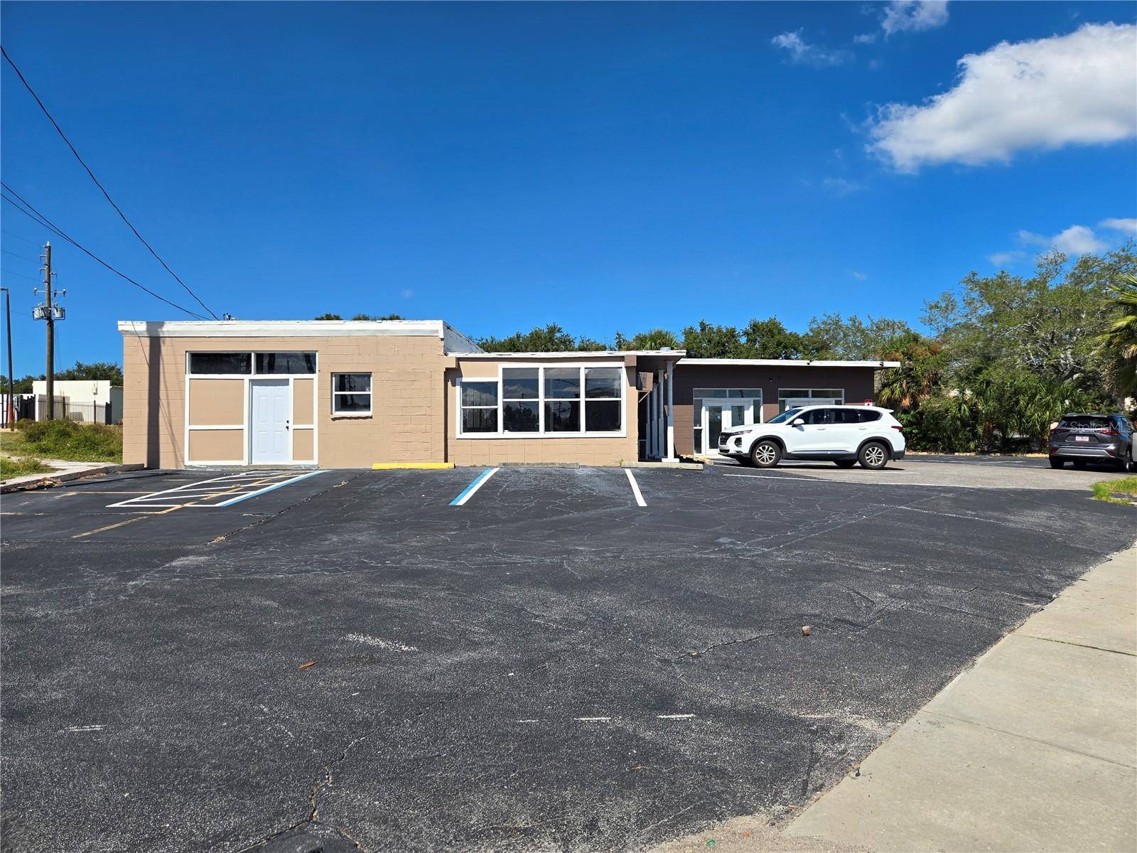 COUNTRY CLUB ADD - Commercial Lease