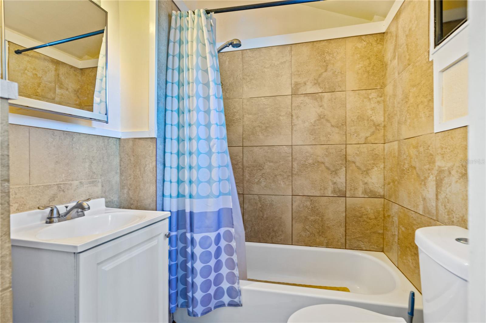 MASON & COLEMANS DAYTONA - Residential Income