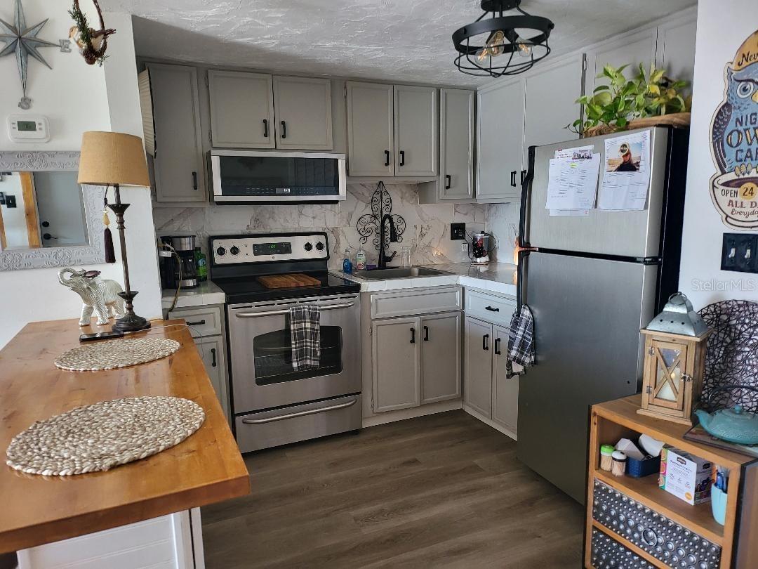 SANDY COVE - Residential