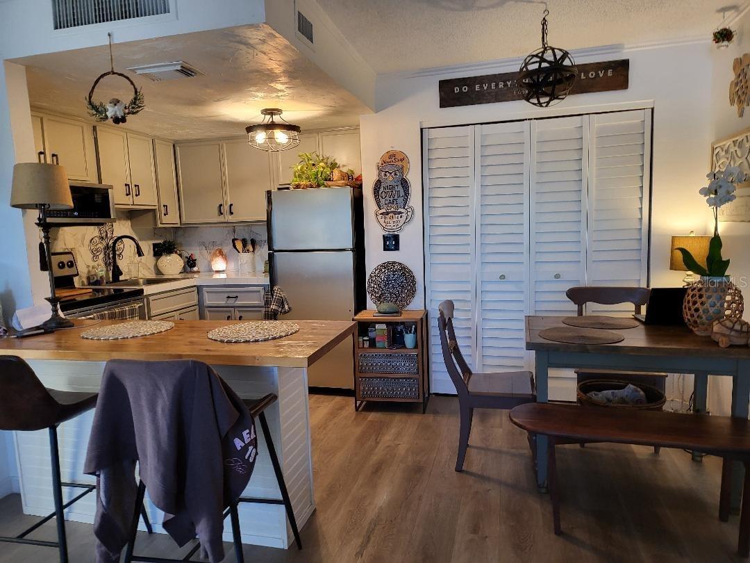 SANDY COVE - Residential