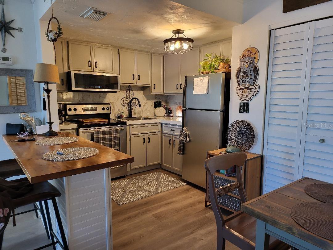 SANDY COVE - Residential